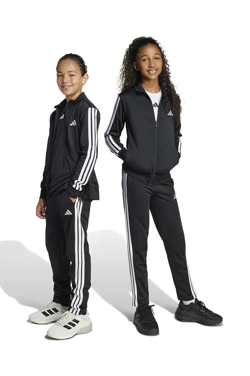 Детский спортивный костюм