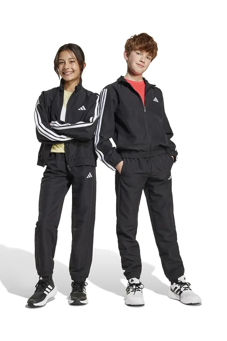 Детский спортивный костюм