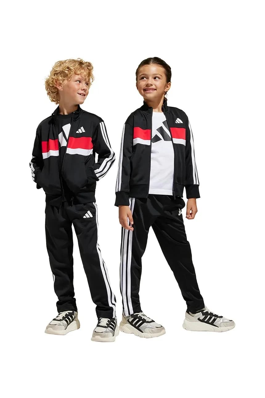 Детский спортивный костюм