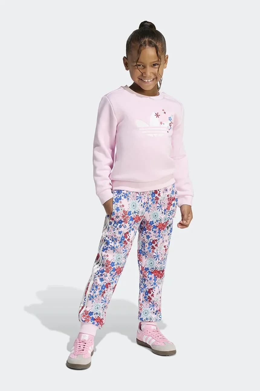 Детский спортивный костюм