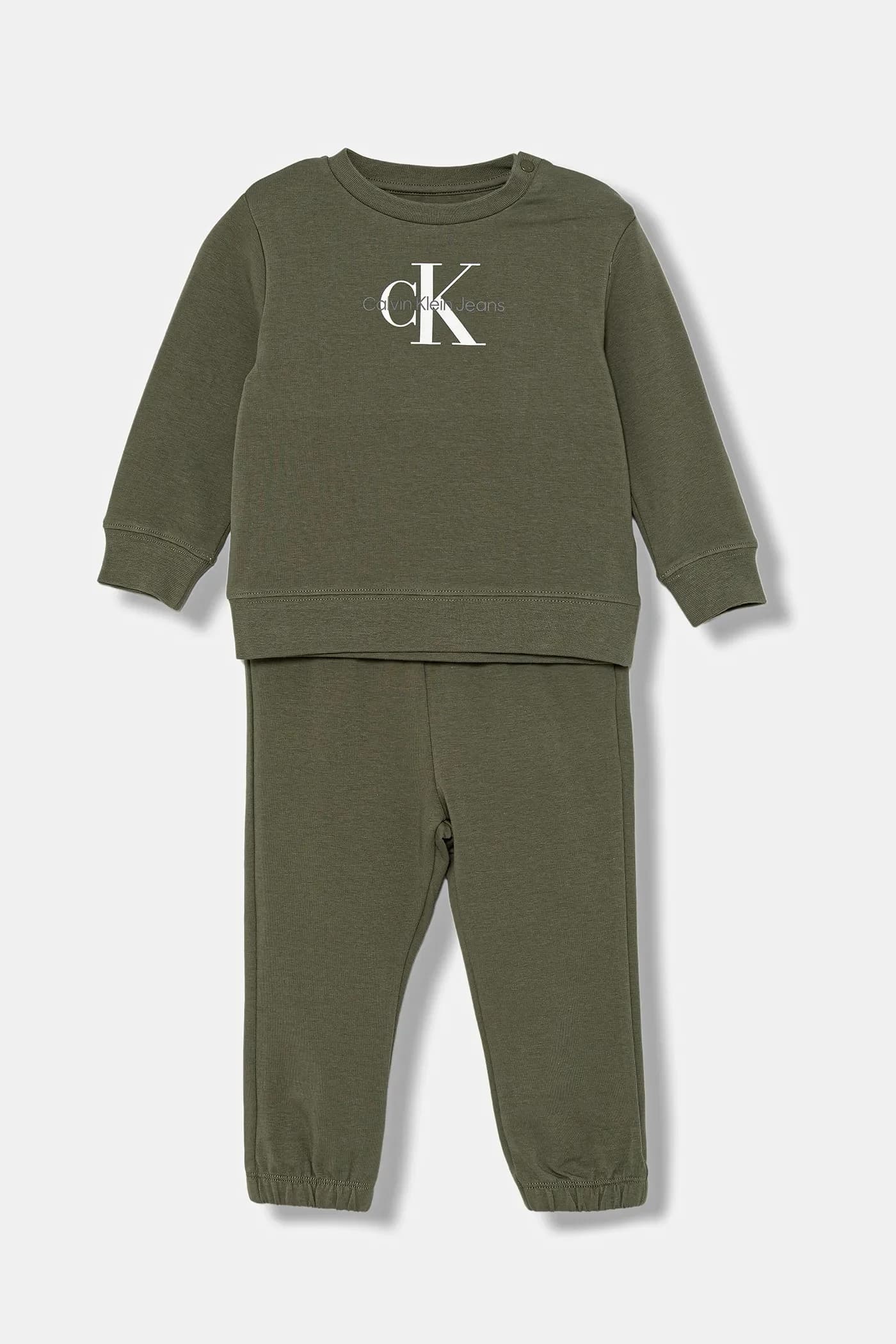 Детский спортивный костюм