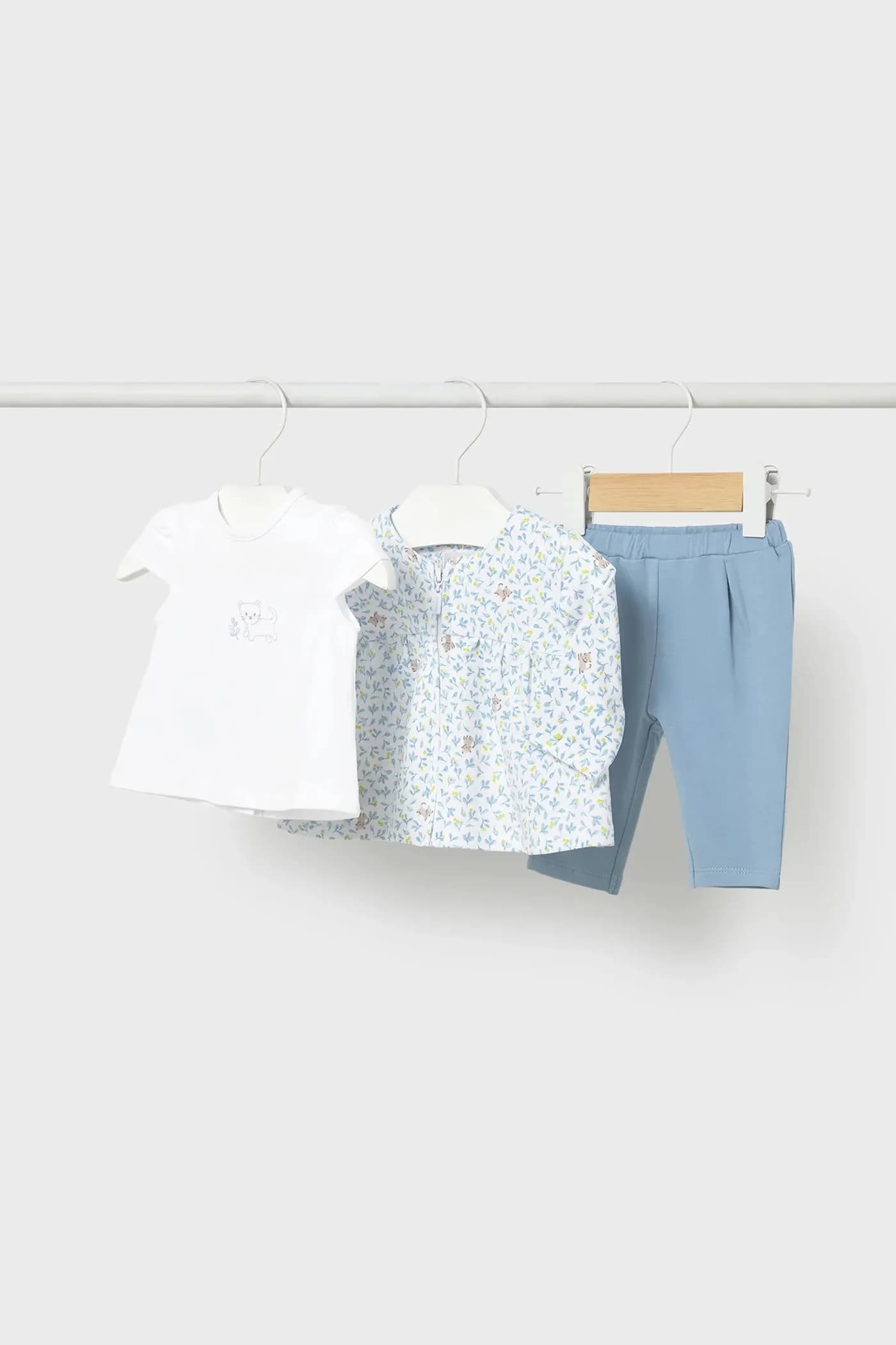 Детский спортивный костюм