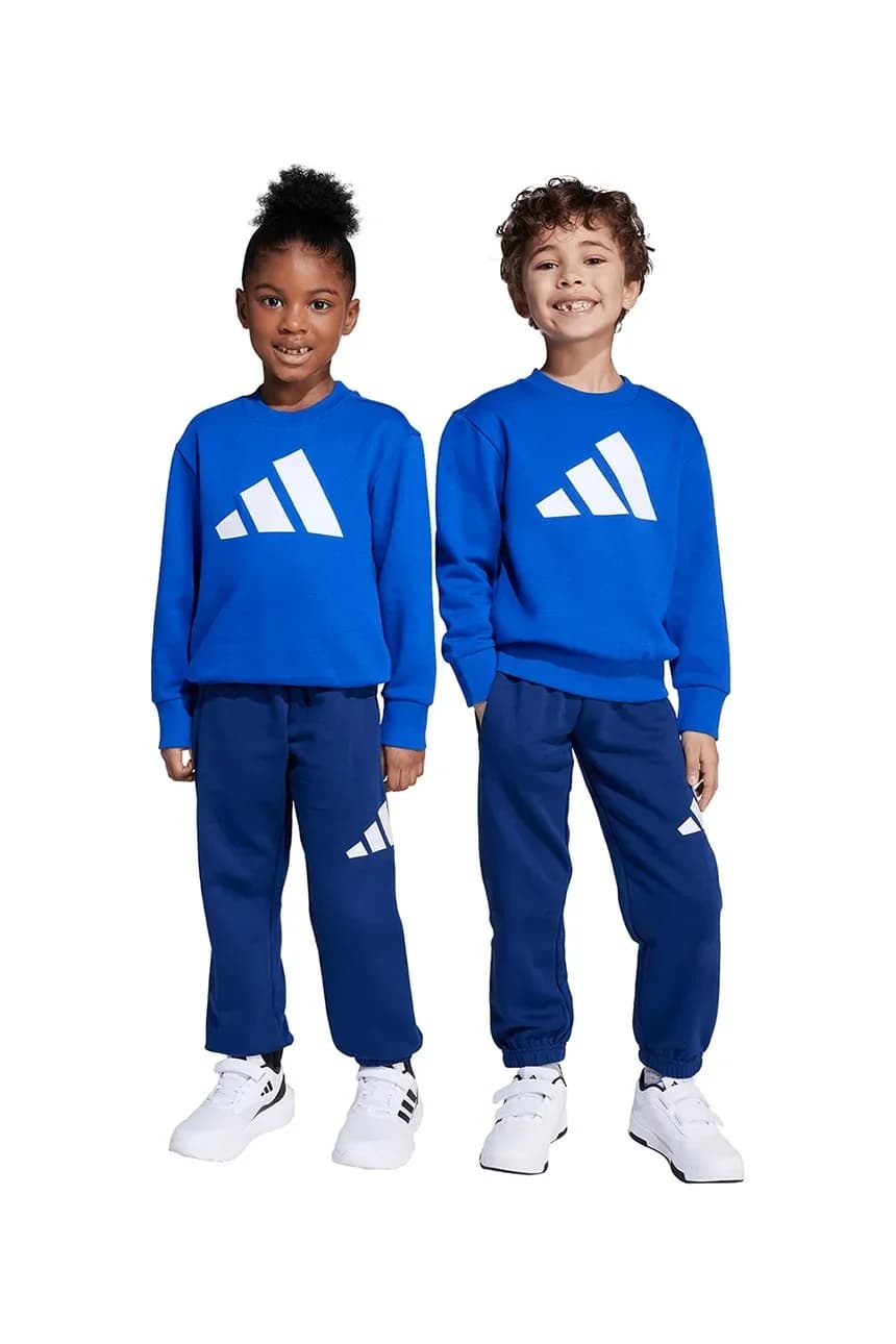 Детский спортивный костюм