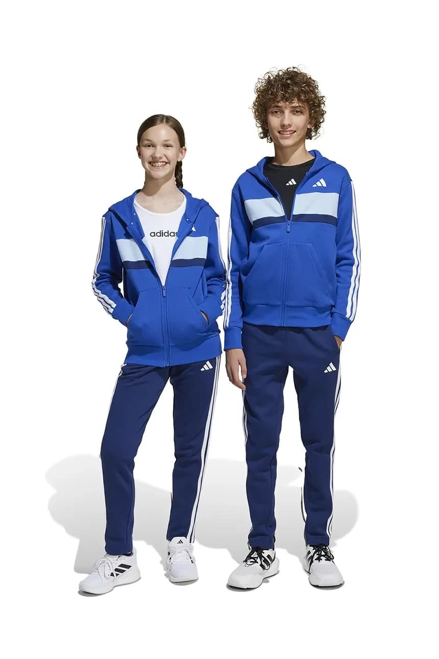 Детский спортивный костюм