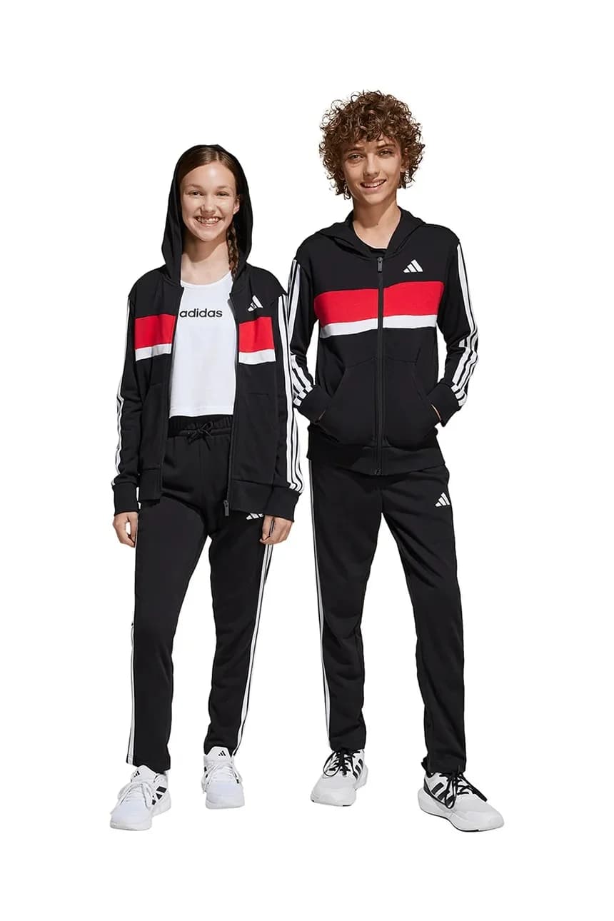 Детский спортивный костюм