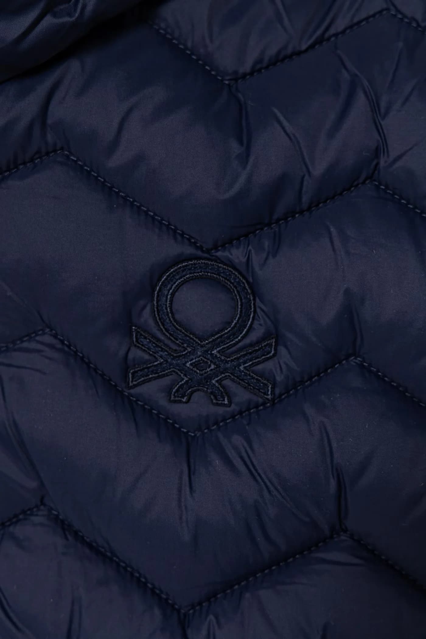 Детский жилет с капюшоном. - фото 3