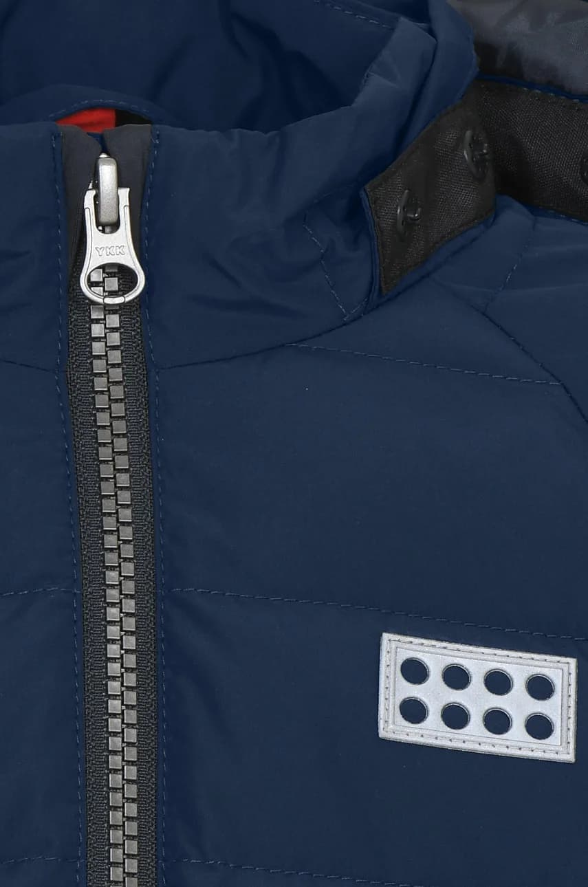 Носите детскую куртку - фото 4