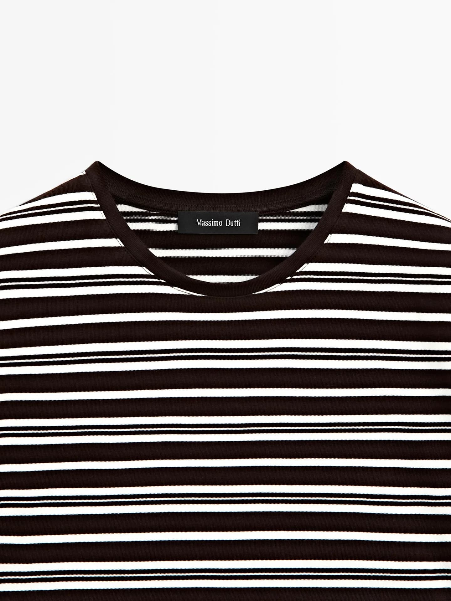 Полосатая футболка с короткими рукавами