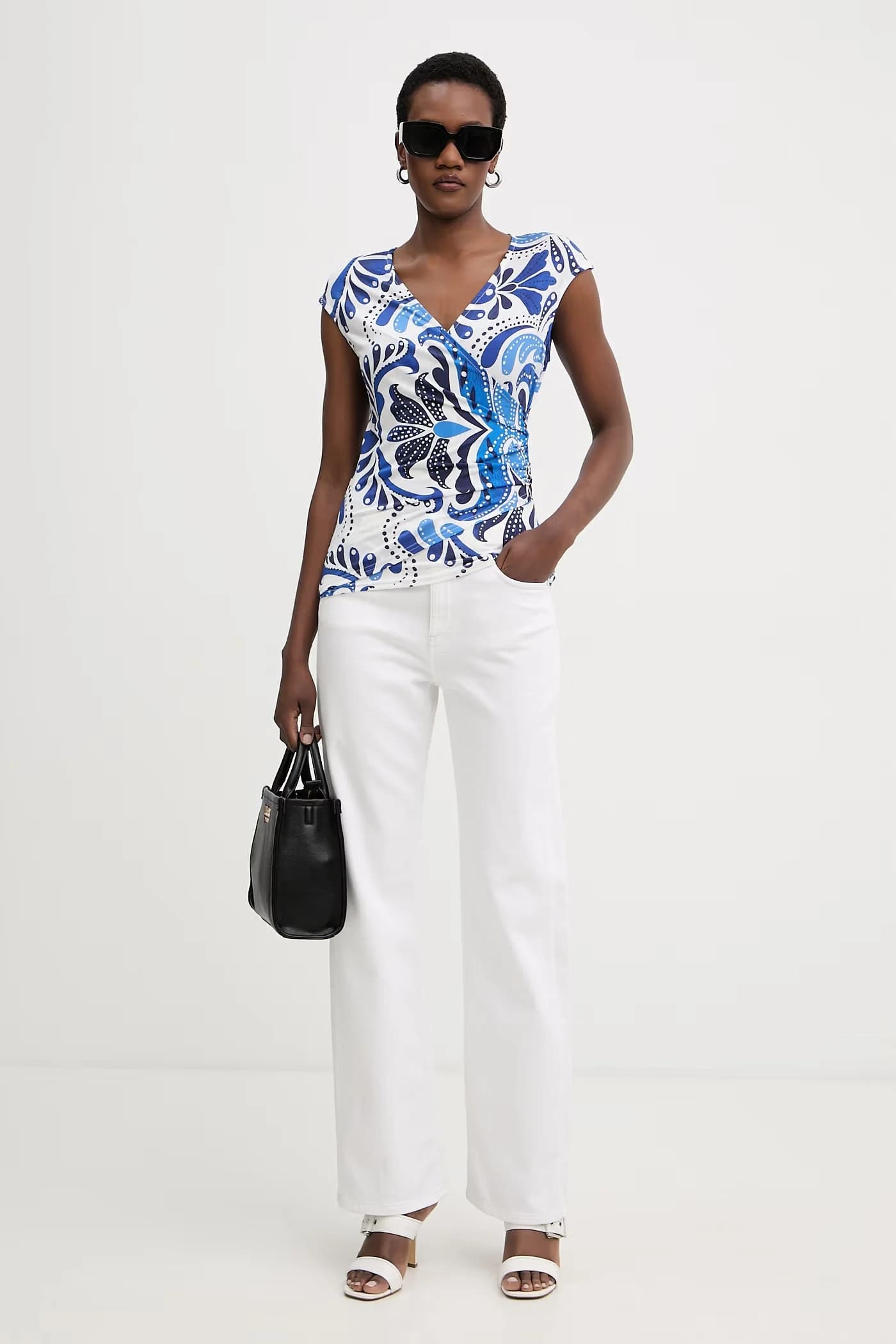 Женская блузка с запахом