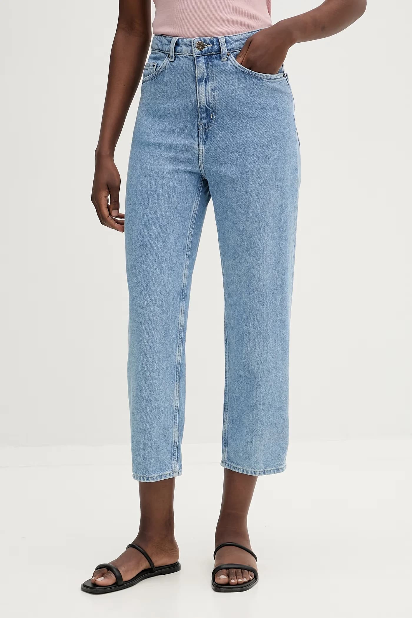 Женские джинсы свободного кроя