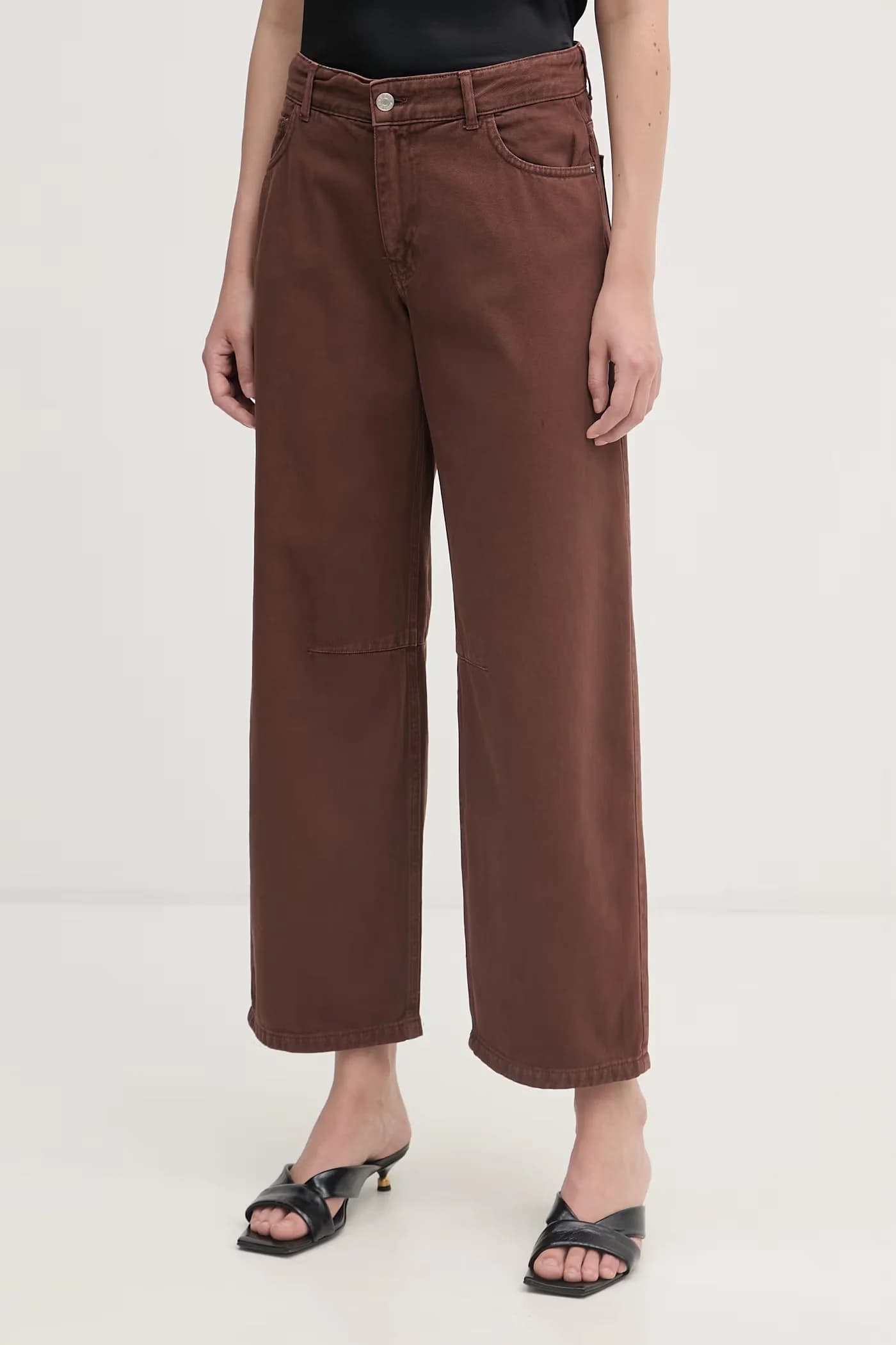 Женские джинсы