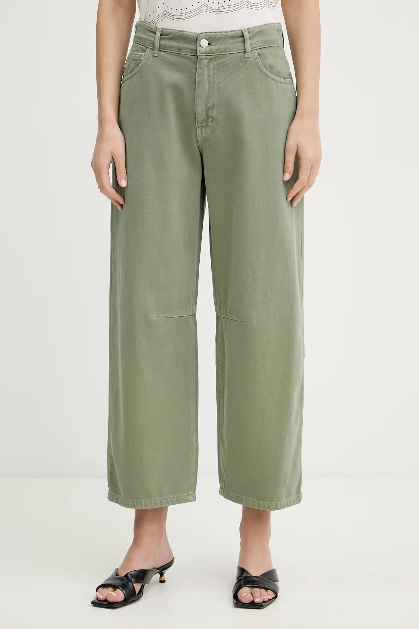 Женские джинсы