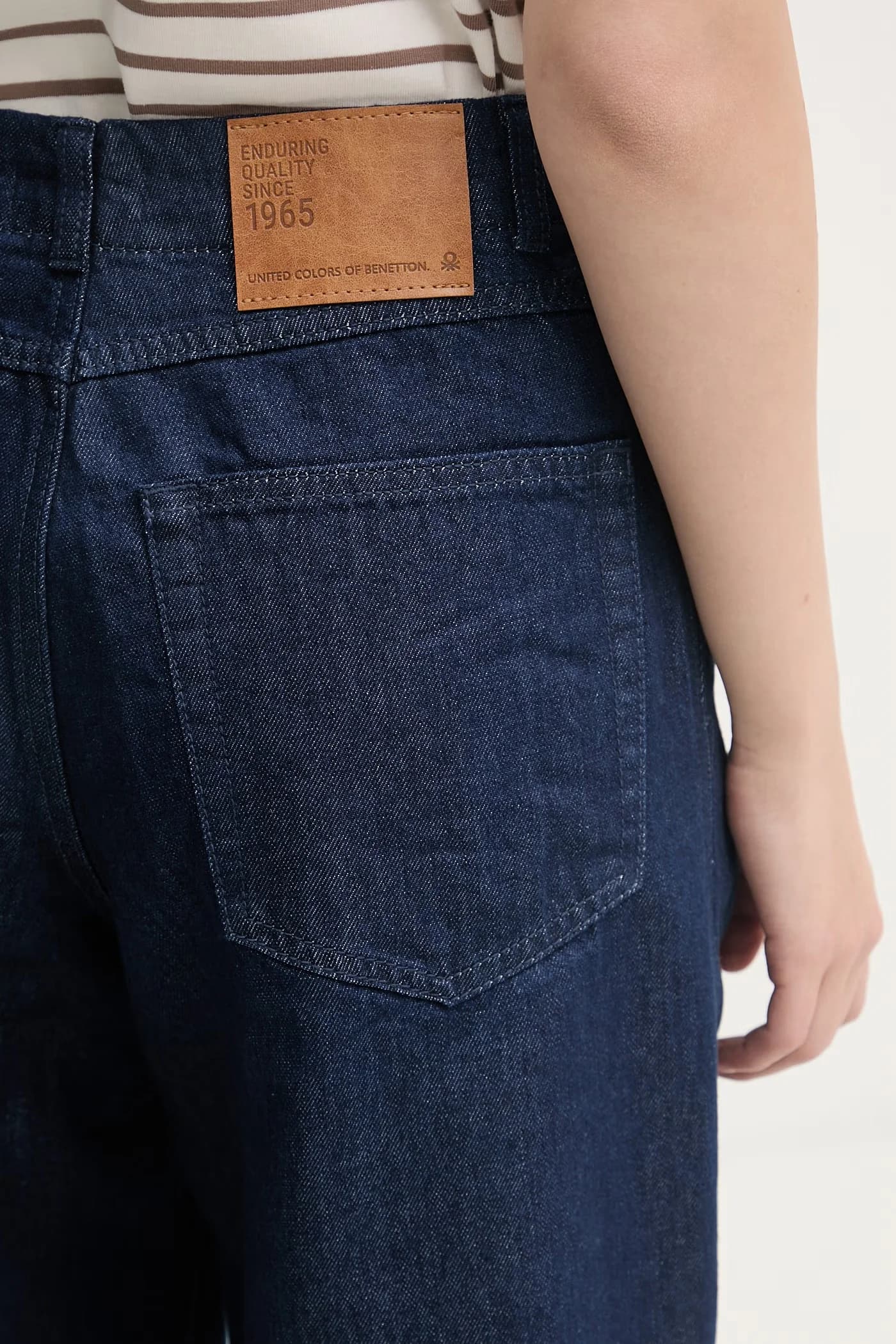 Женские широкие джинсы - фото 4