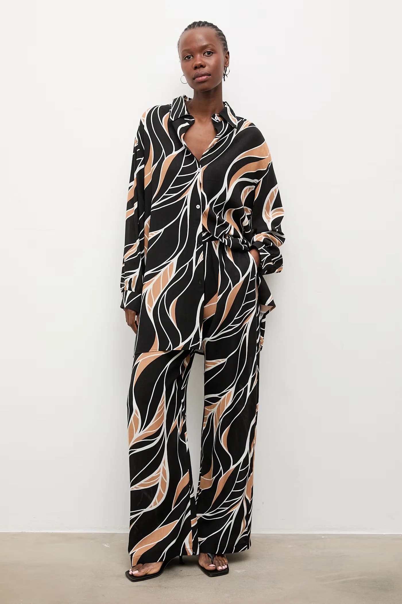 Женский комплект с бельем