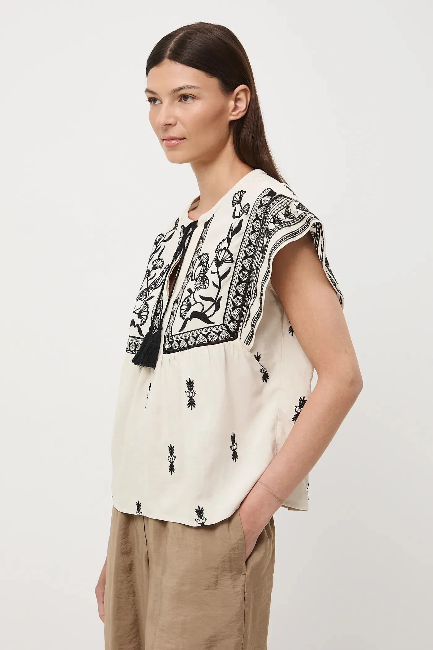 Женская вискозная блузка с рюшами - фото 2