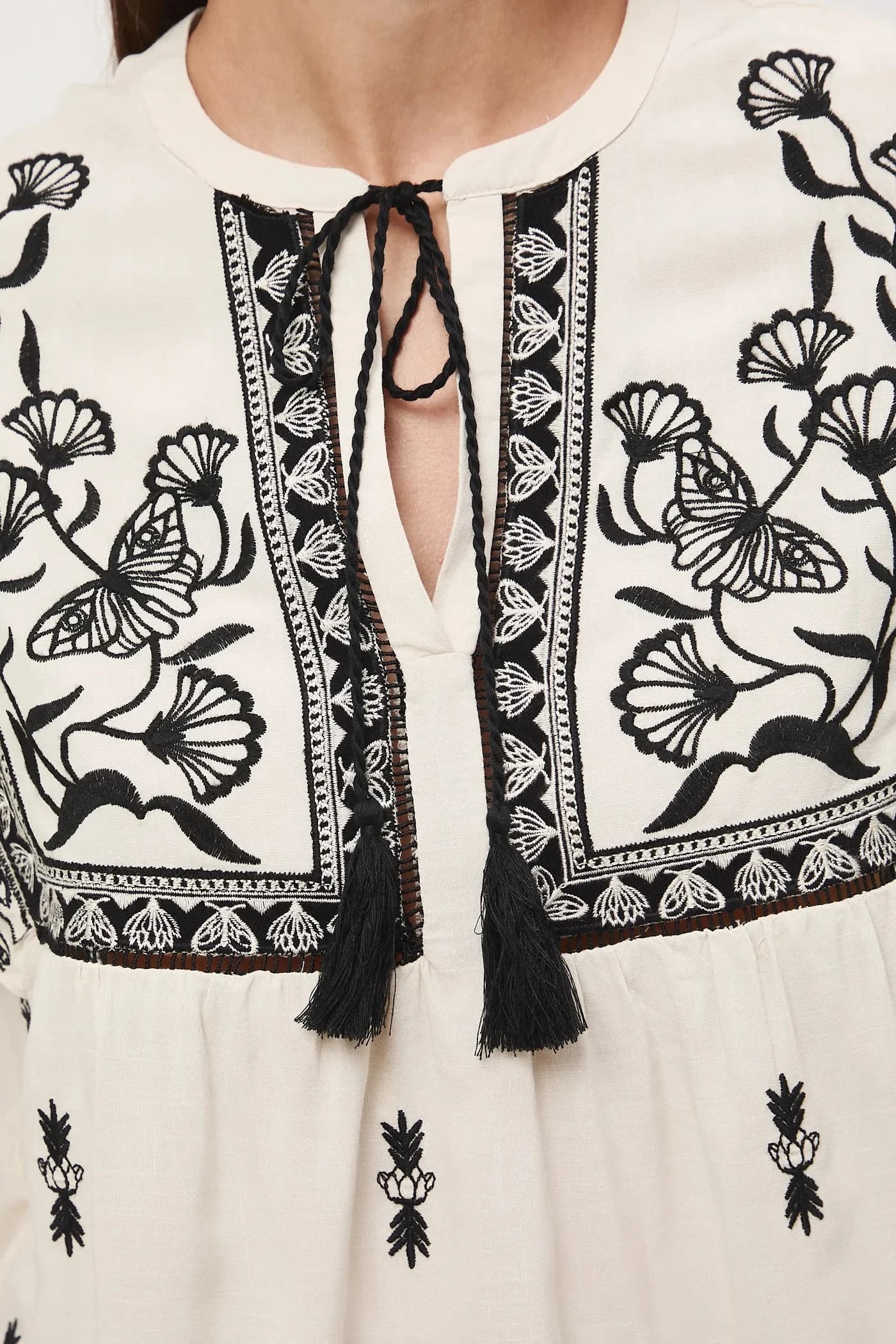 Женская вискозная блузка с рюшами - фото 5