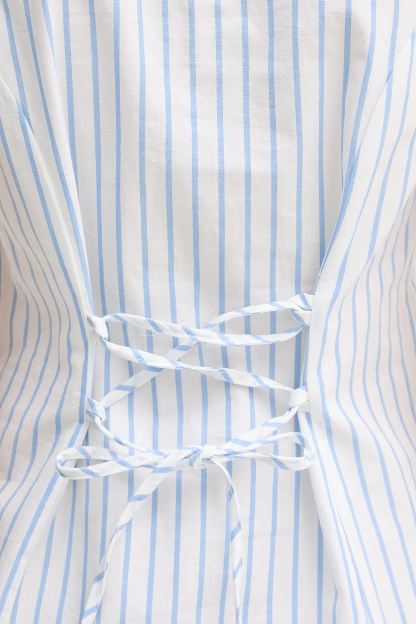 Хлопковое платье миди без рукавов с завязками на спине - фото 5