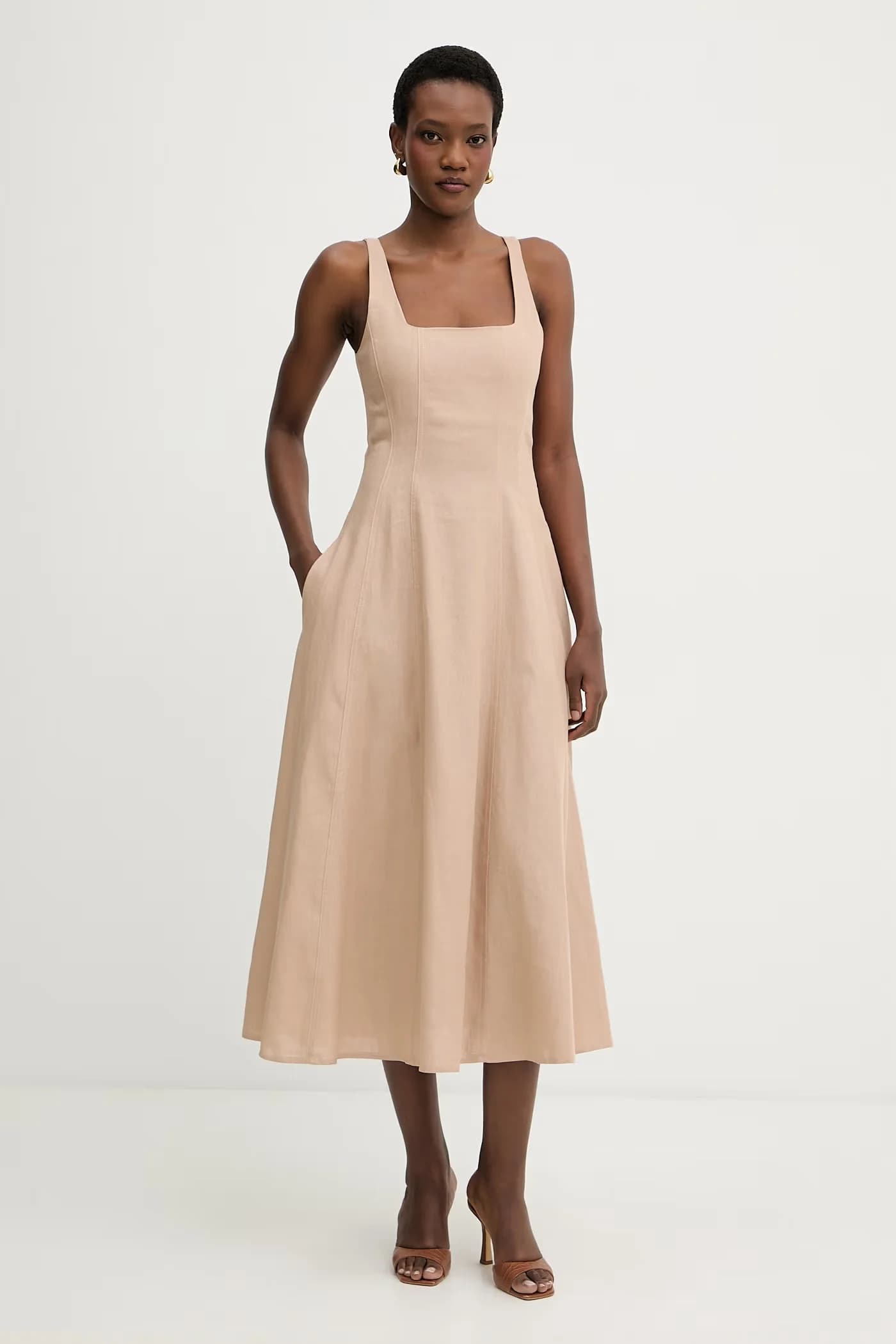 Летнее платье из льна