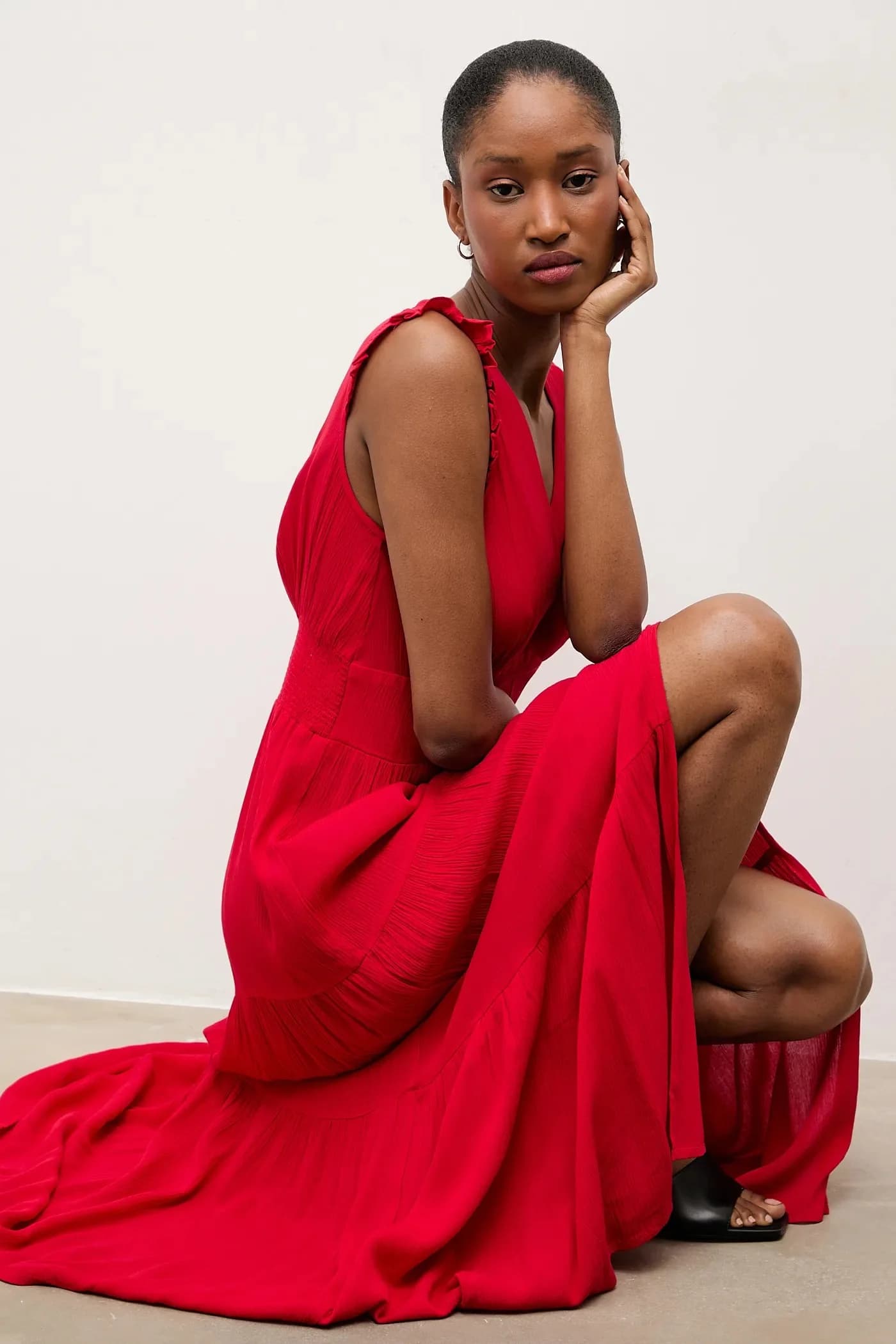 Расклешенное платье из вискозы.