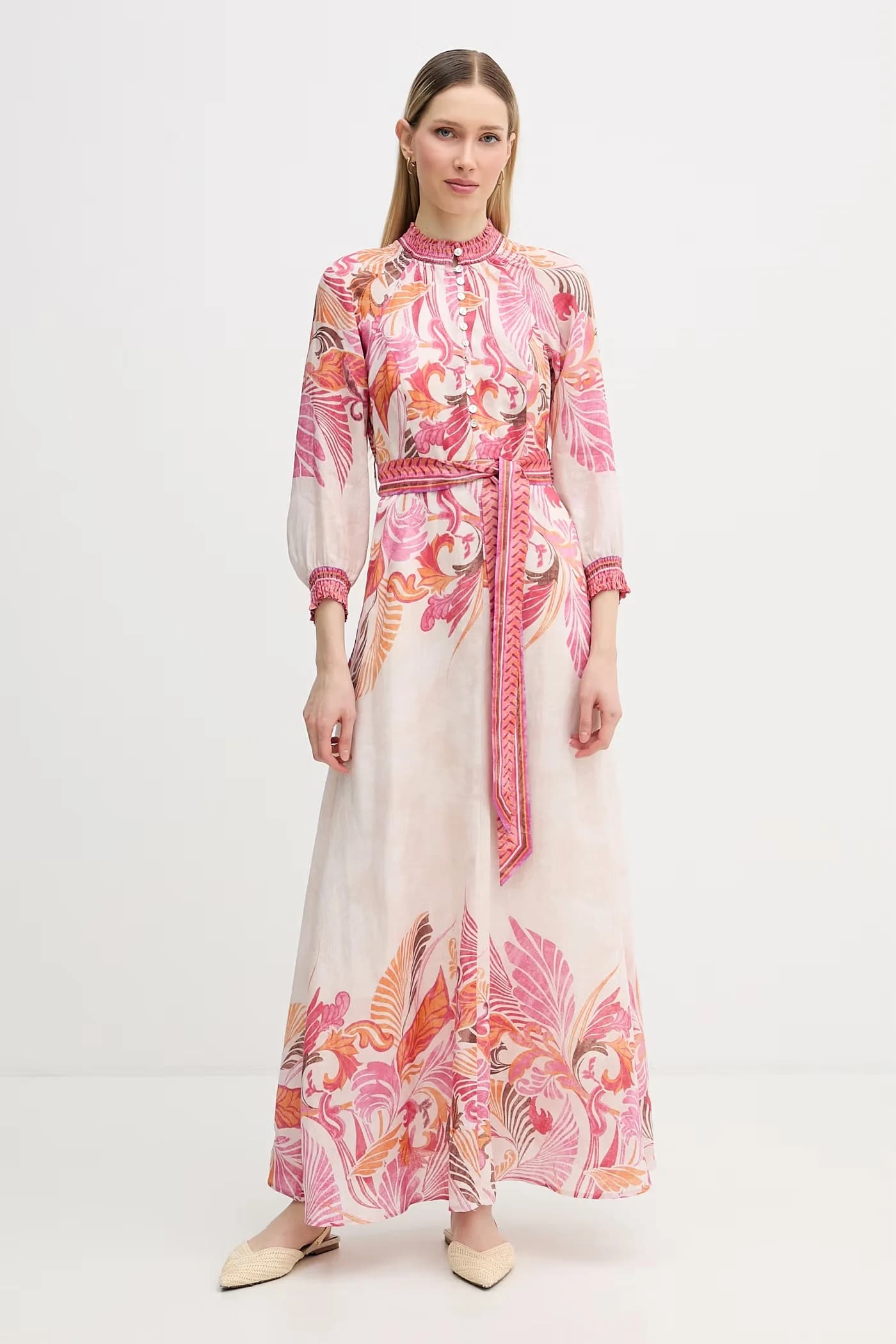 Летнее платье из белизского льна