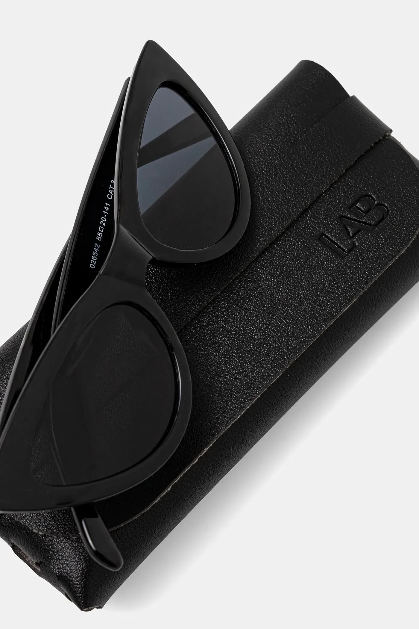 Солнцезащитные очки - фото 3