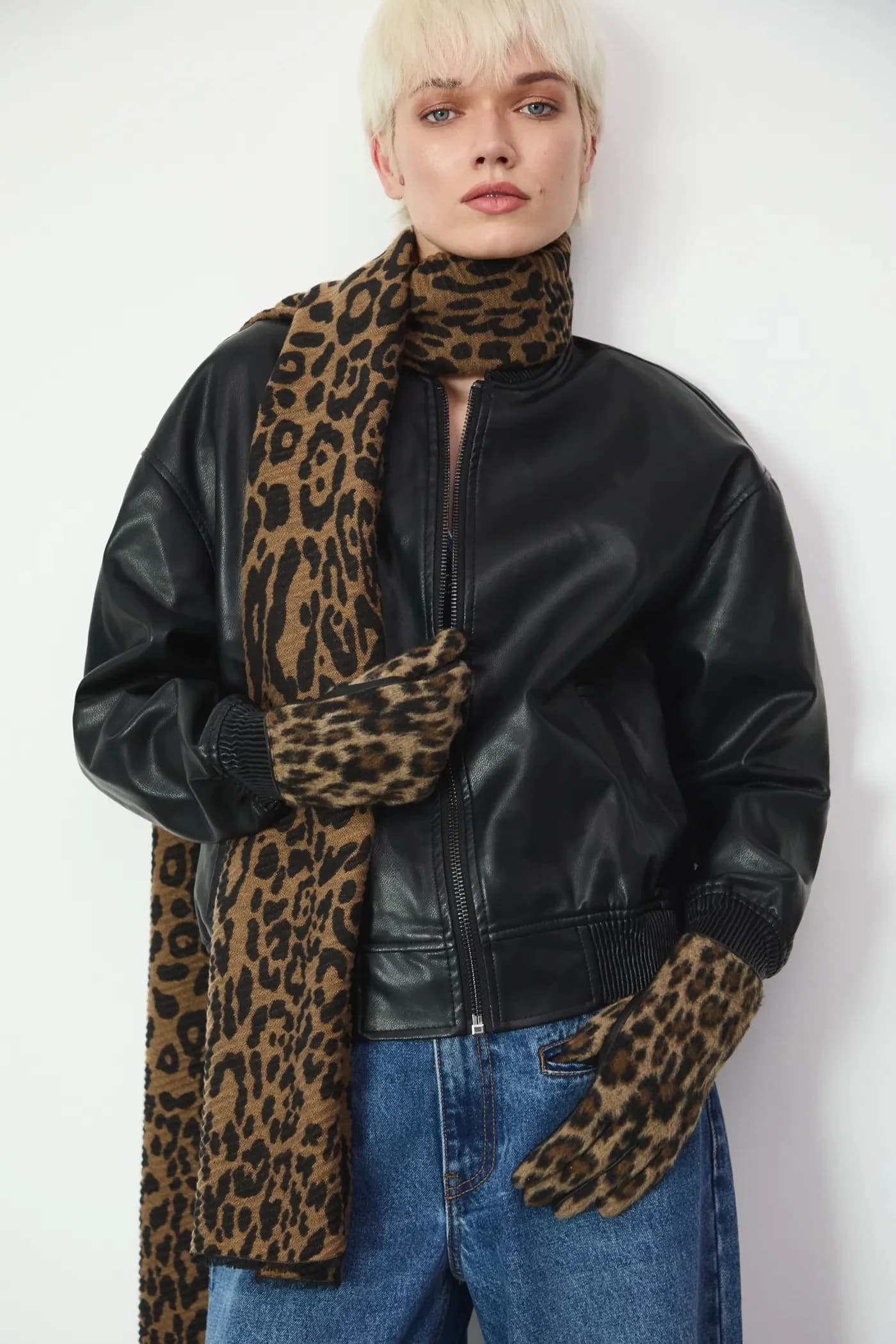 Кожаные перчатки