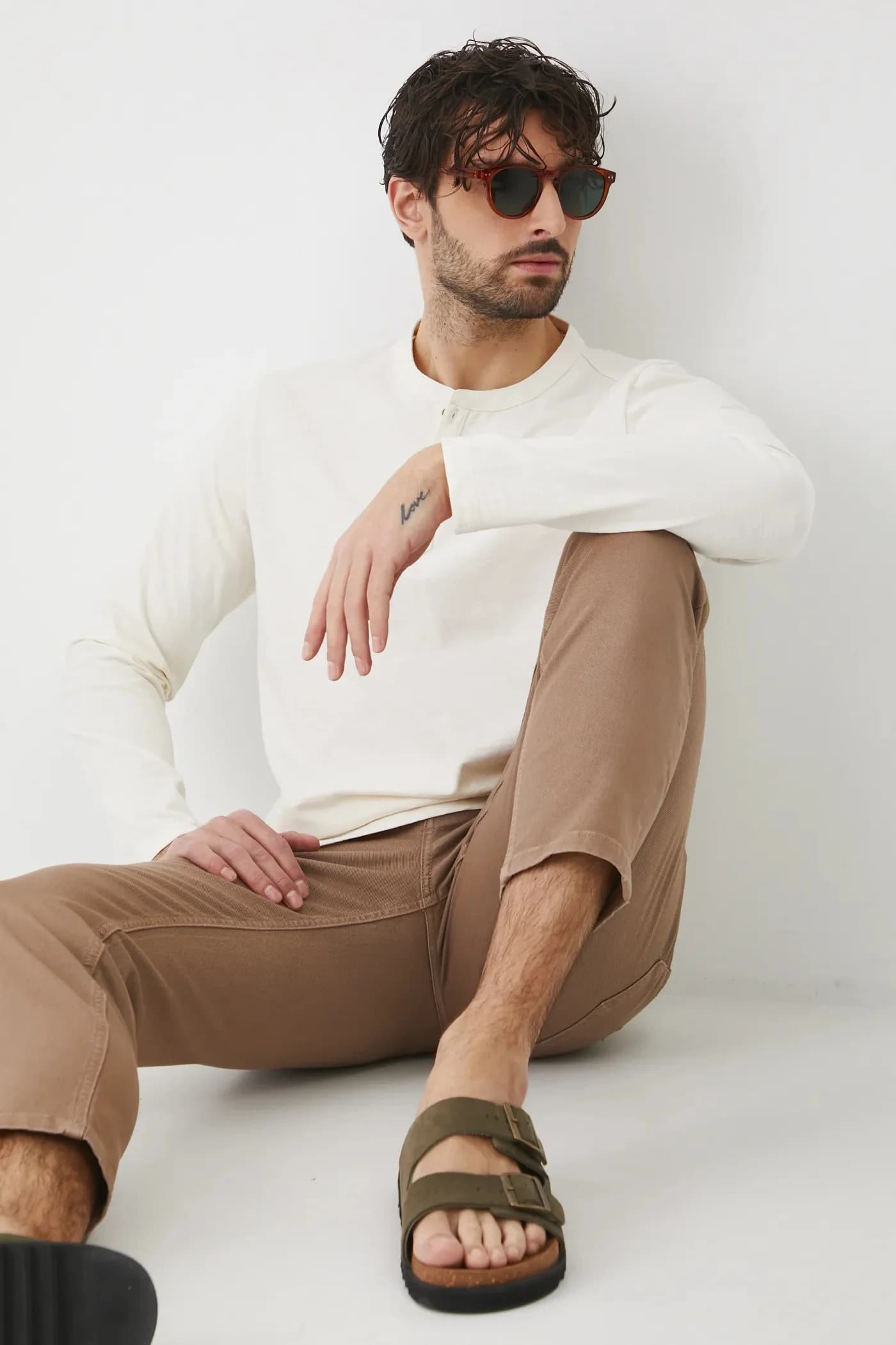 Хлопковая рубашка с длинным рукавом бежевая для мужчин