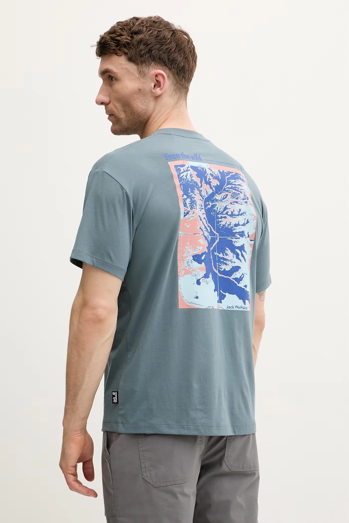 Уверенная мужская футболка из хлопка