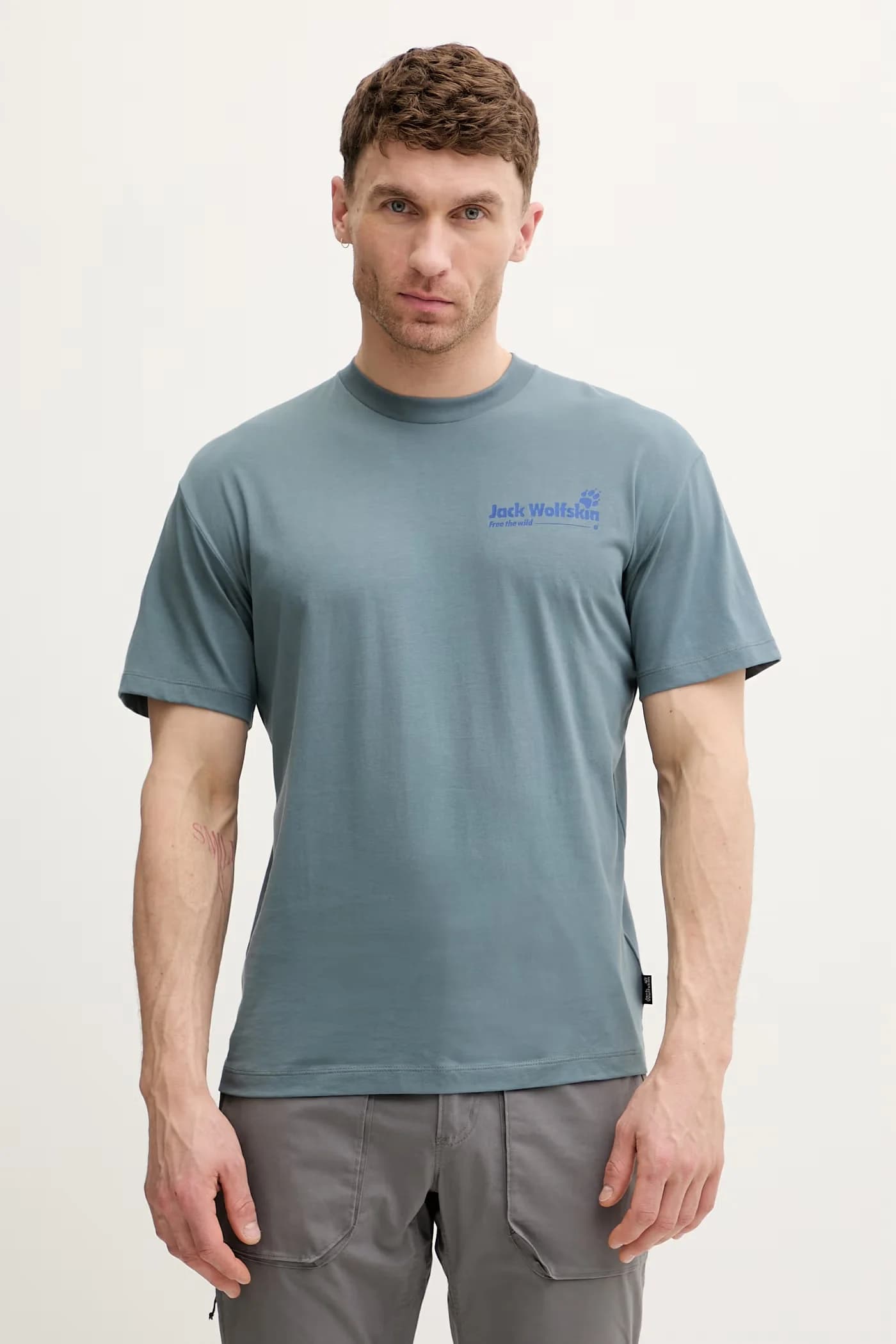 Уверенная мужская футболка из хлопка - фото 3