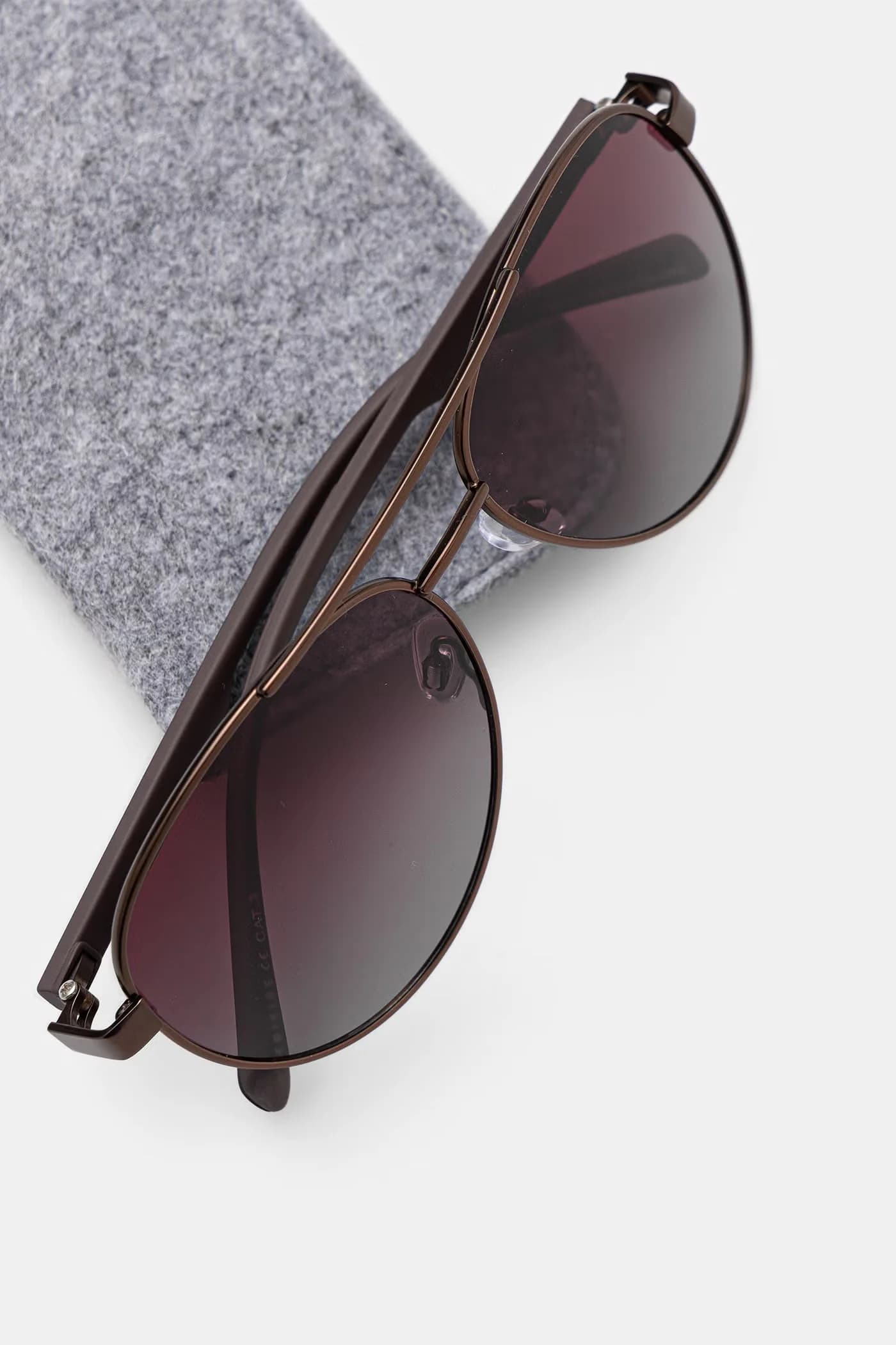 Мужские солнцезащитные очки-авиаторы - фото 4