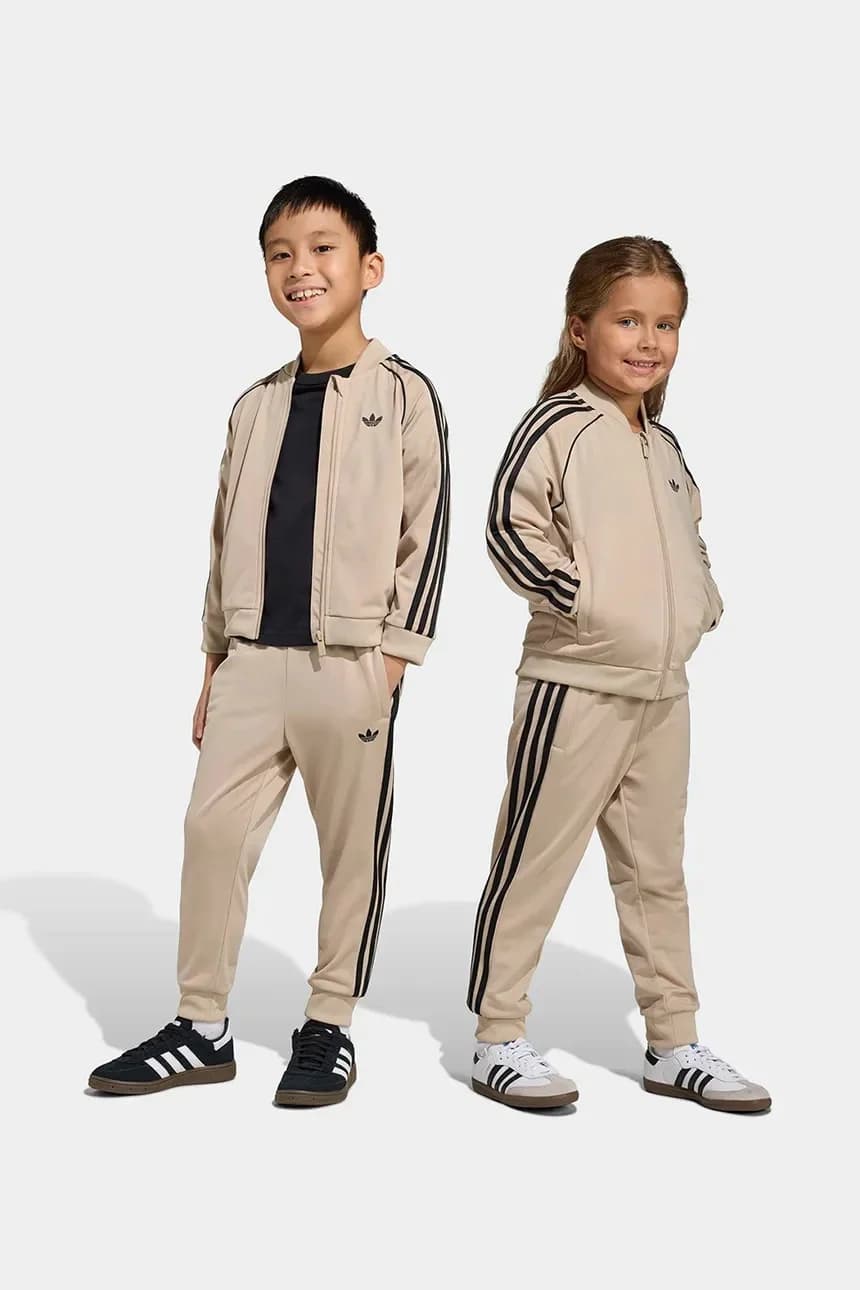 Детский спортивный костюм