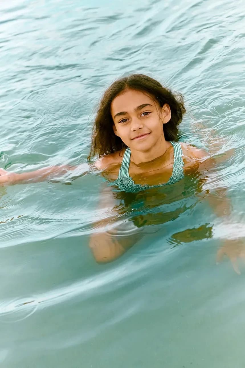 Детский цельный купальник Amara в полоску - фото 5