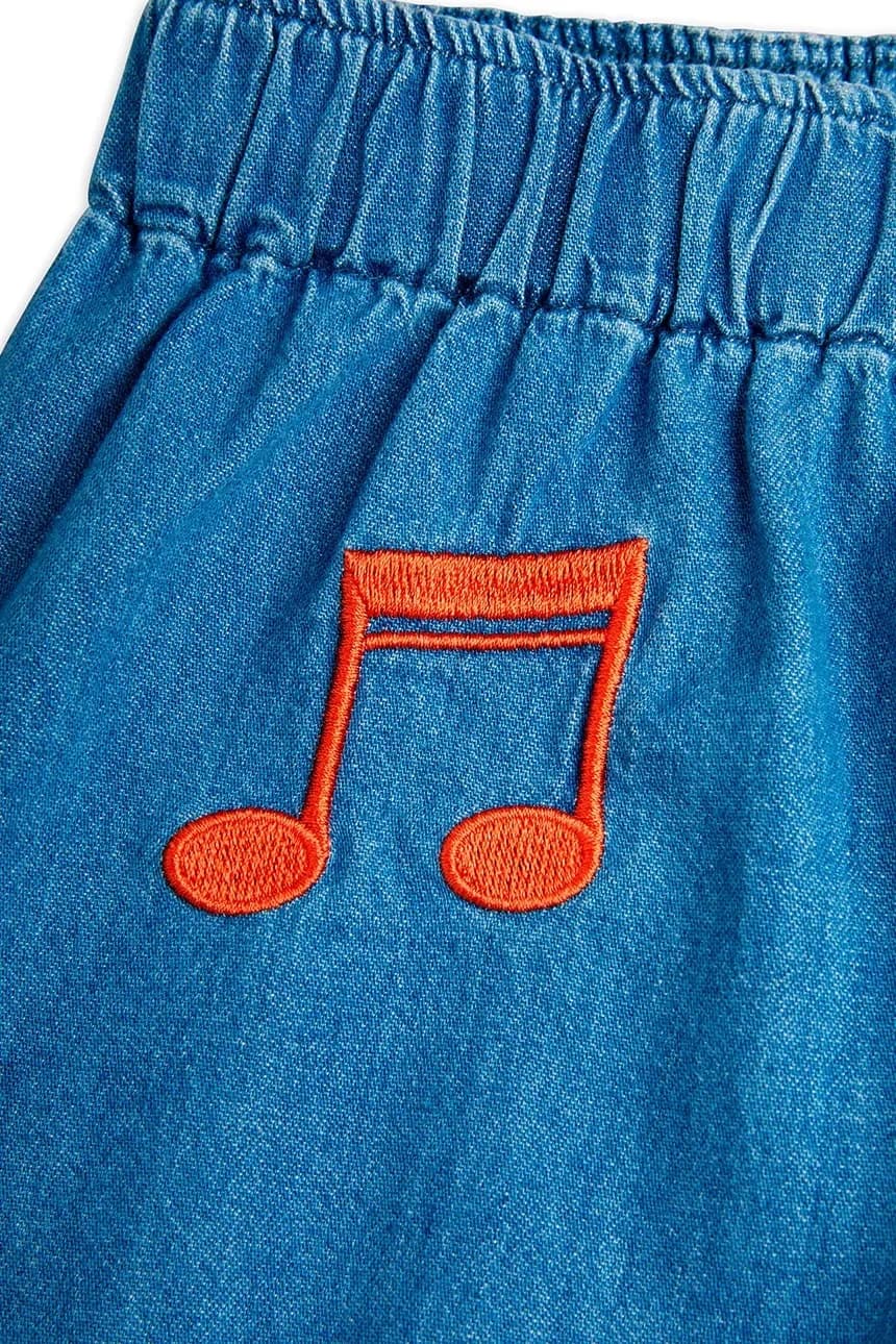 Обратите внимание на детские джинсовые шорты. - фото 3