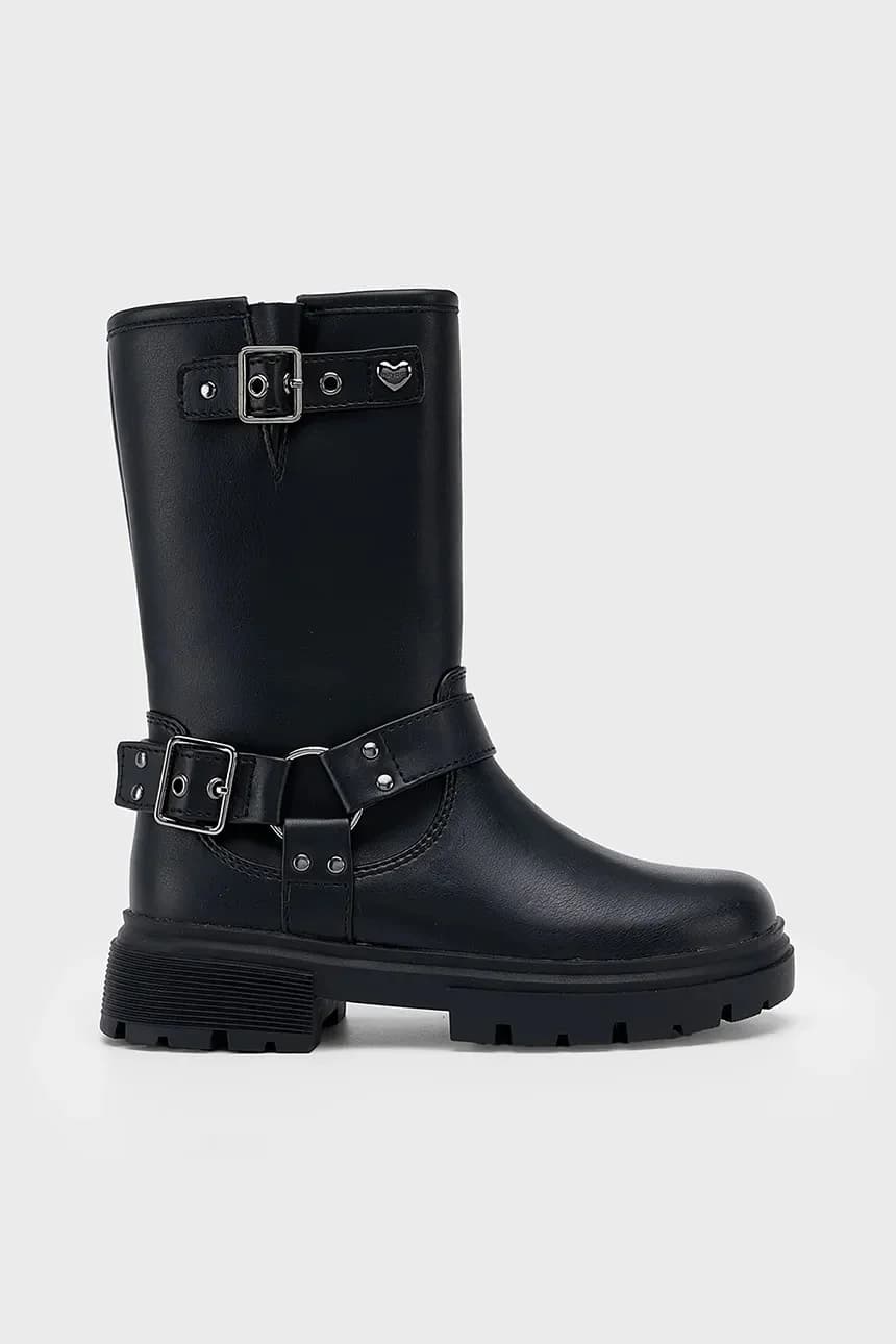 Детские ботинки