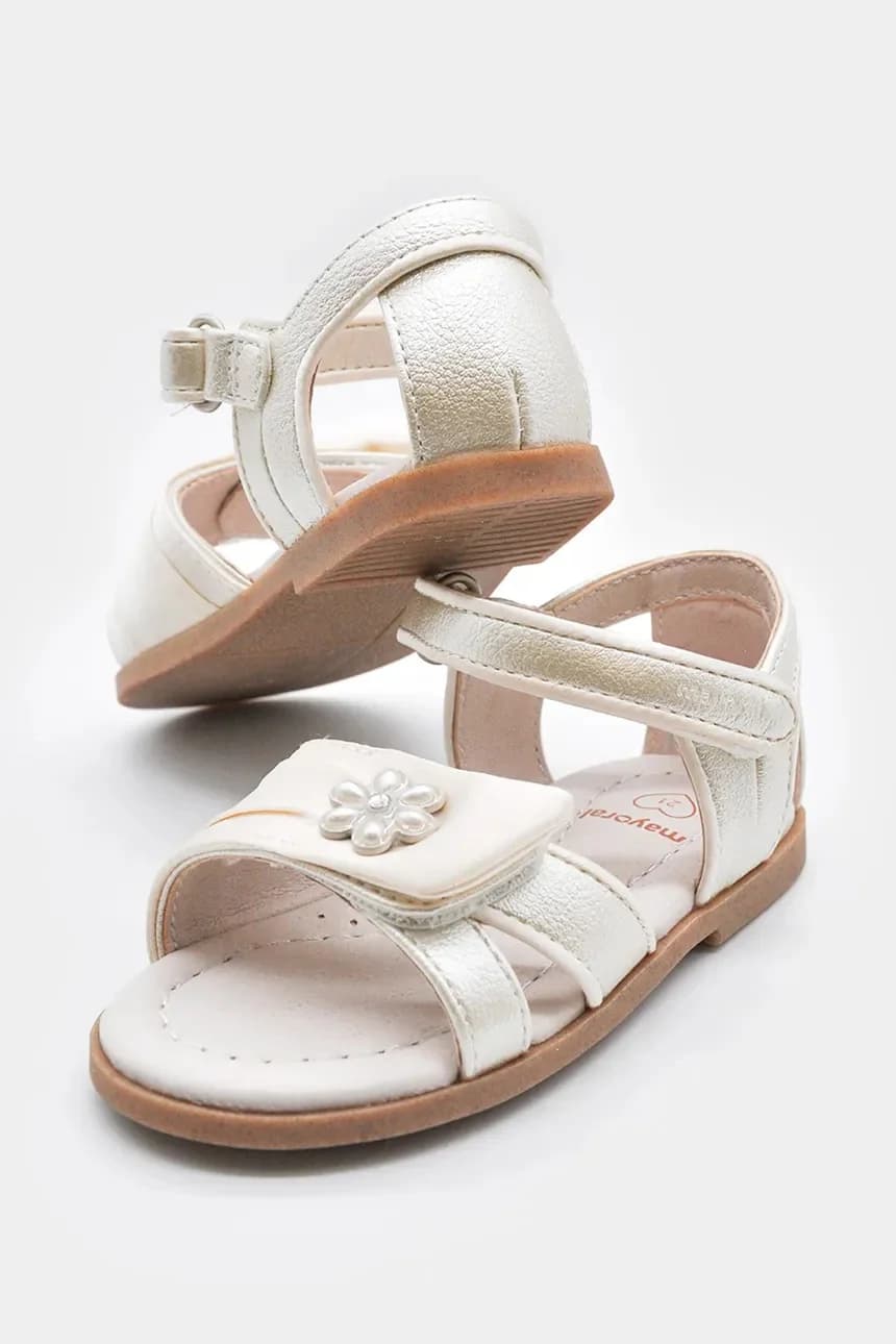 Детские сандалии