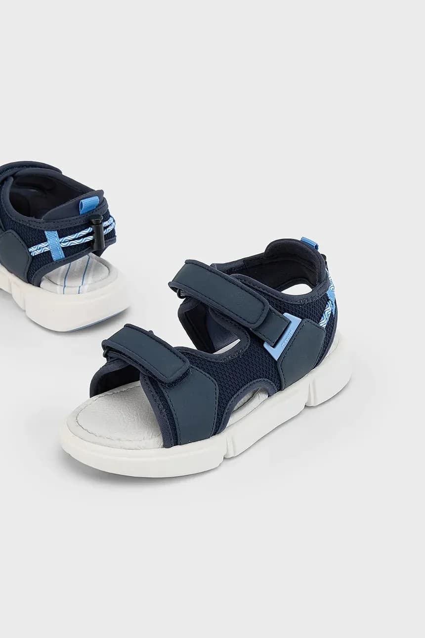Детские сандалии