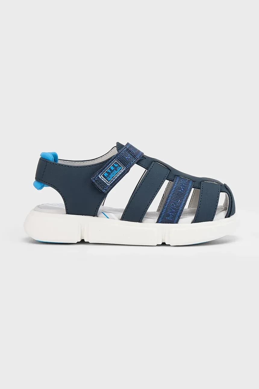Детские сандалии