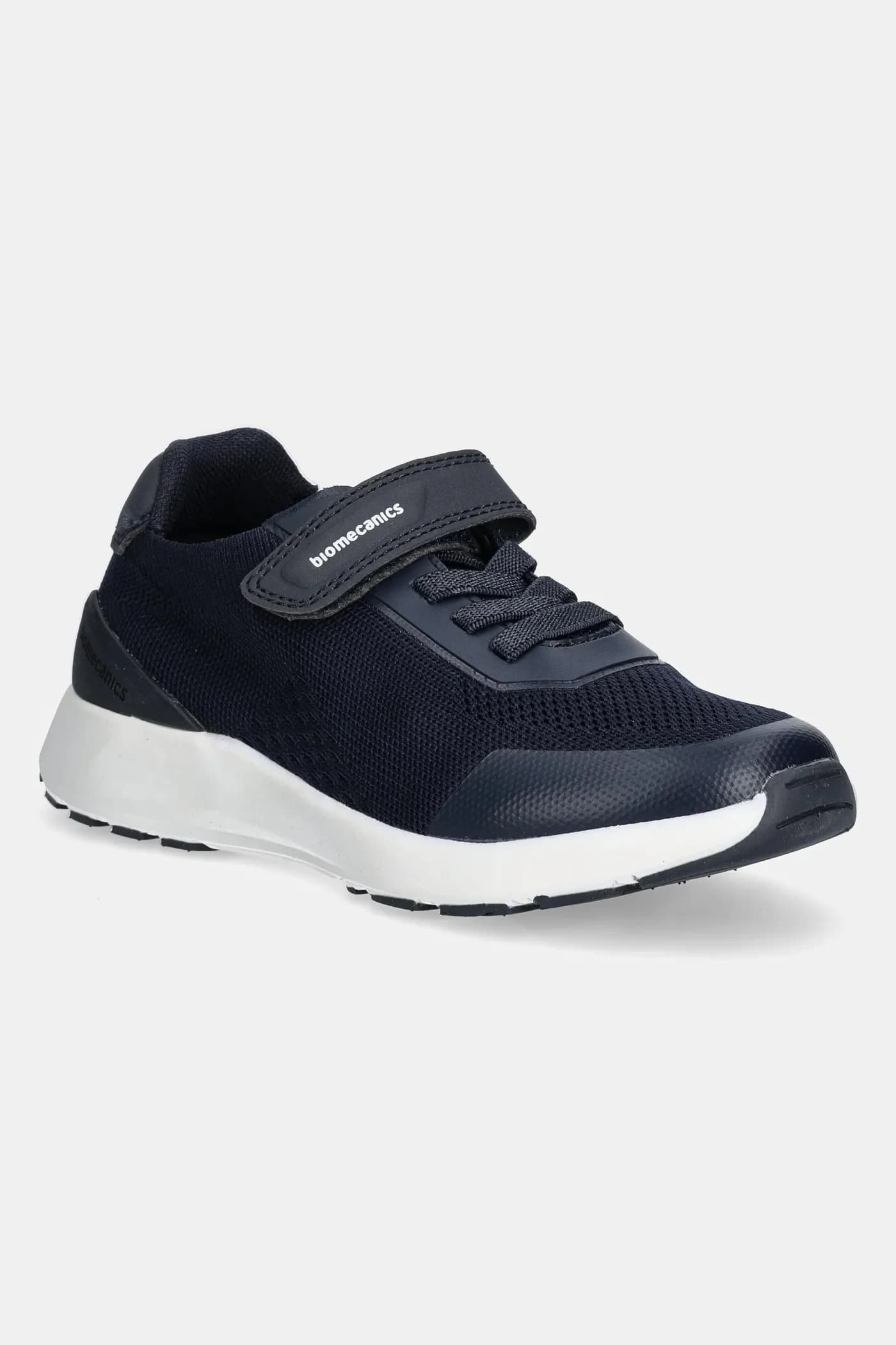 Детские кроссовки