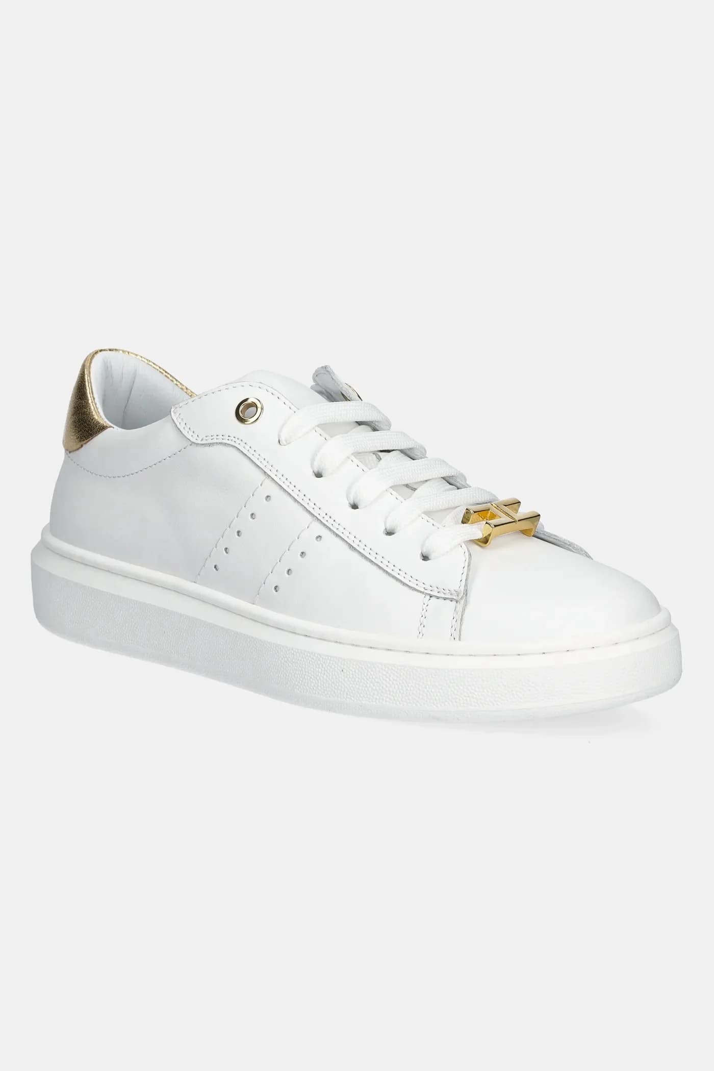 Кожаные кроссовки