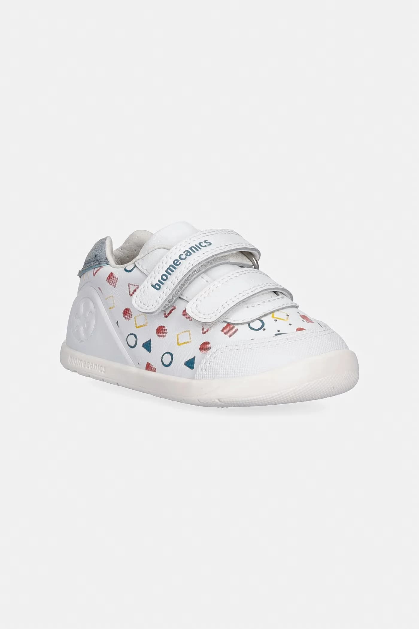 Детские кроссовки