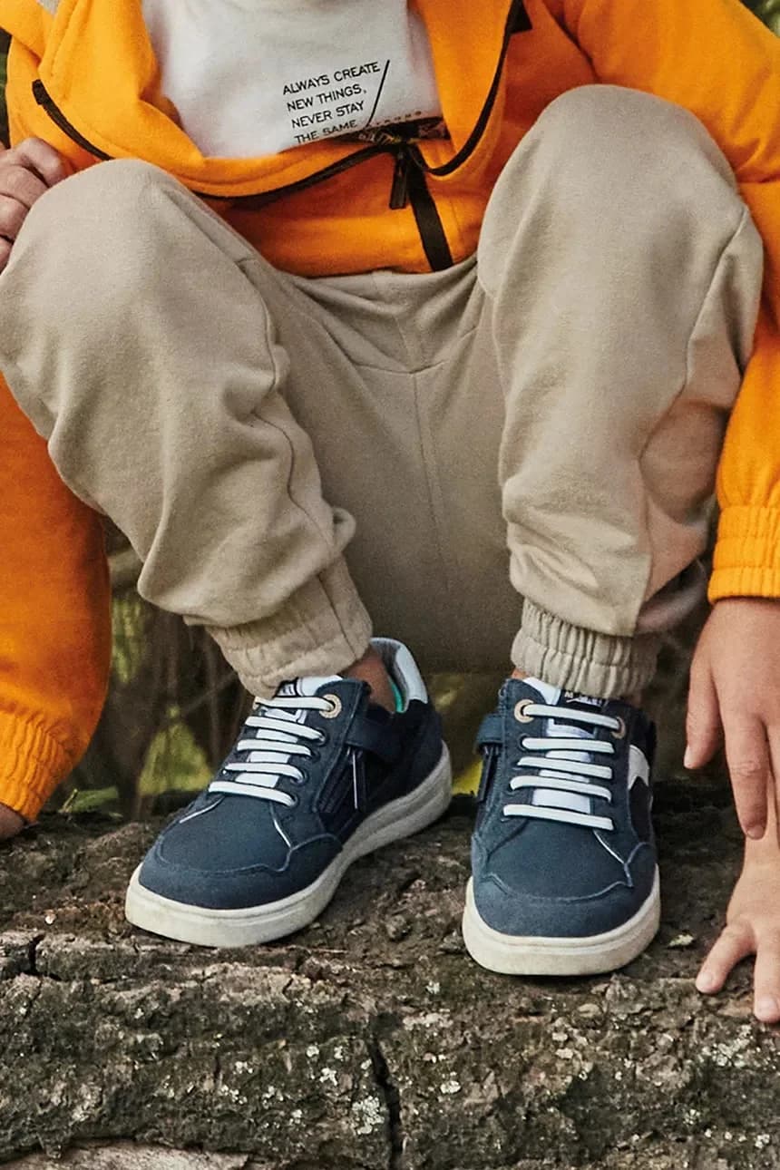 Детские кроссовки