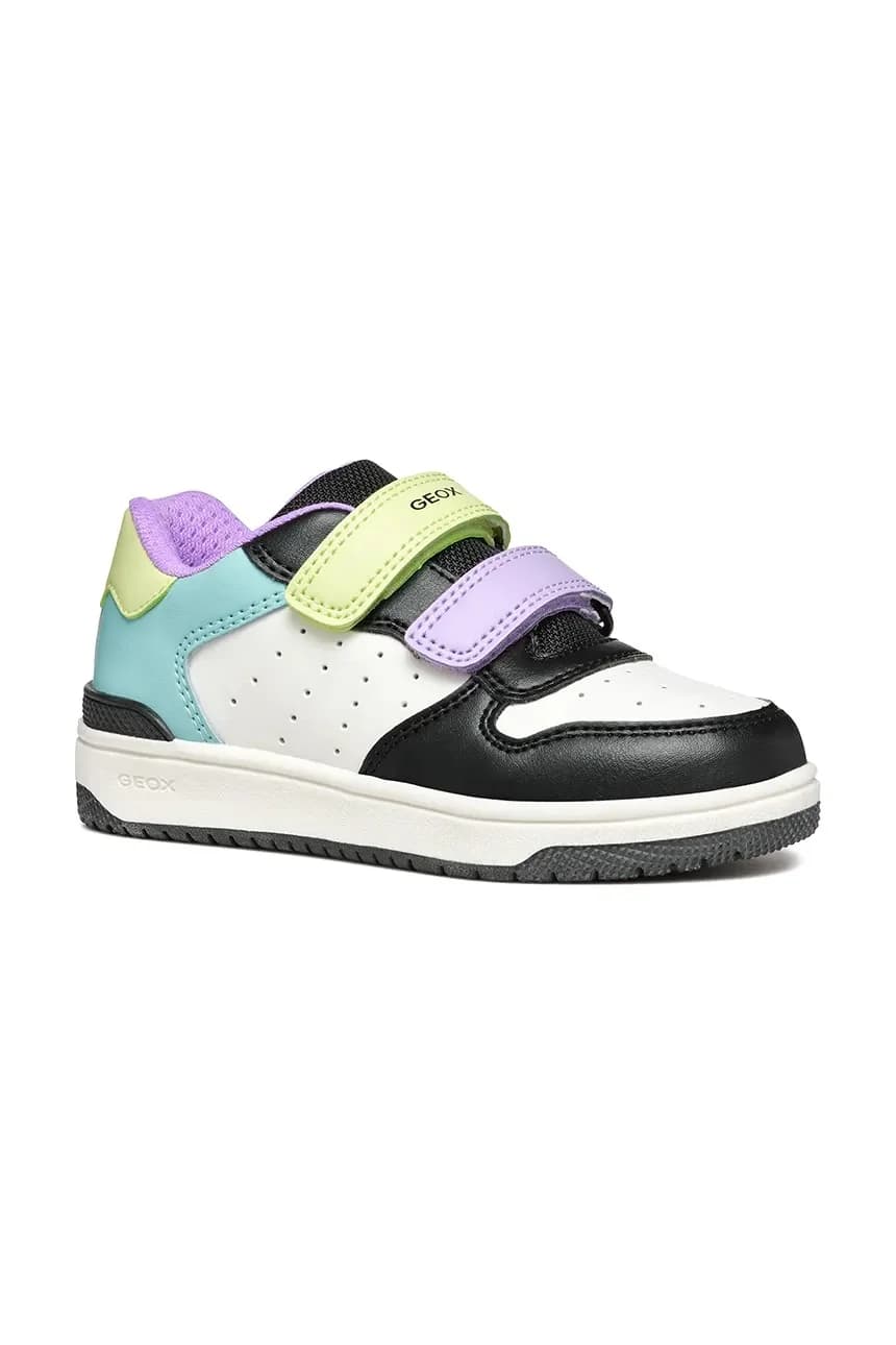 Детские кроссовки