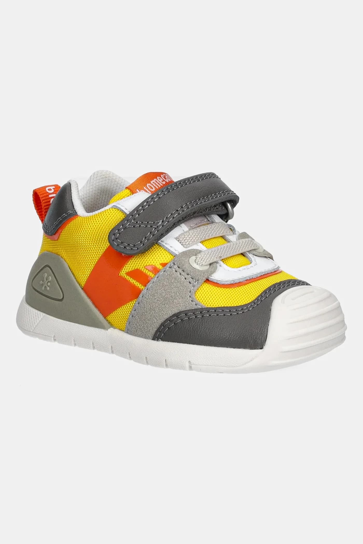 Детские кроссовки