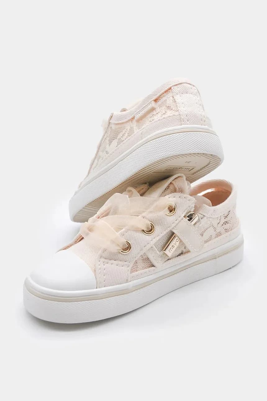 Детские кроссовки