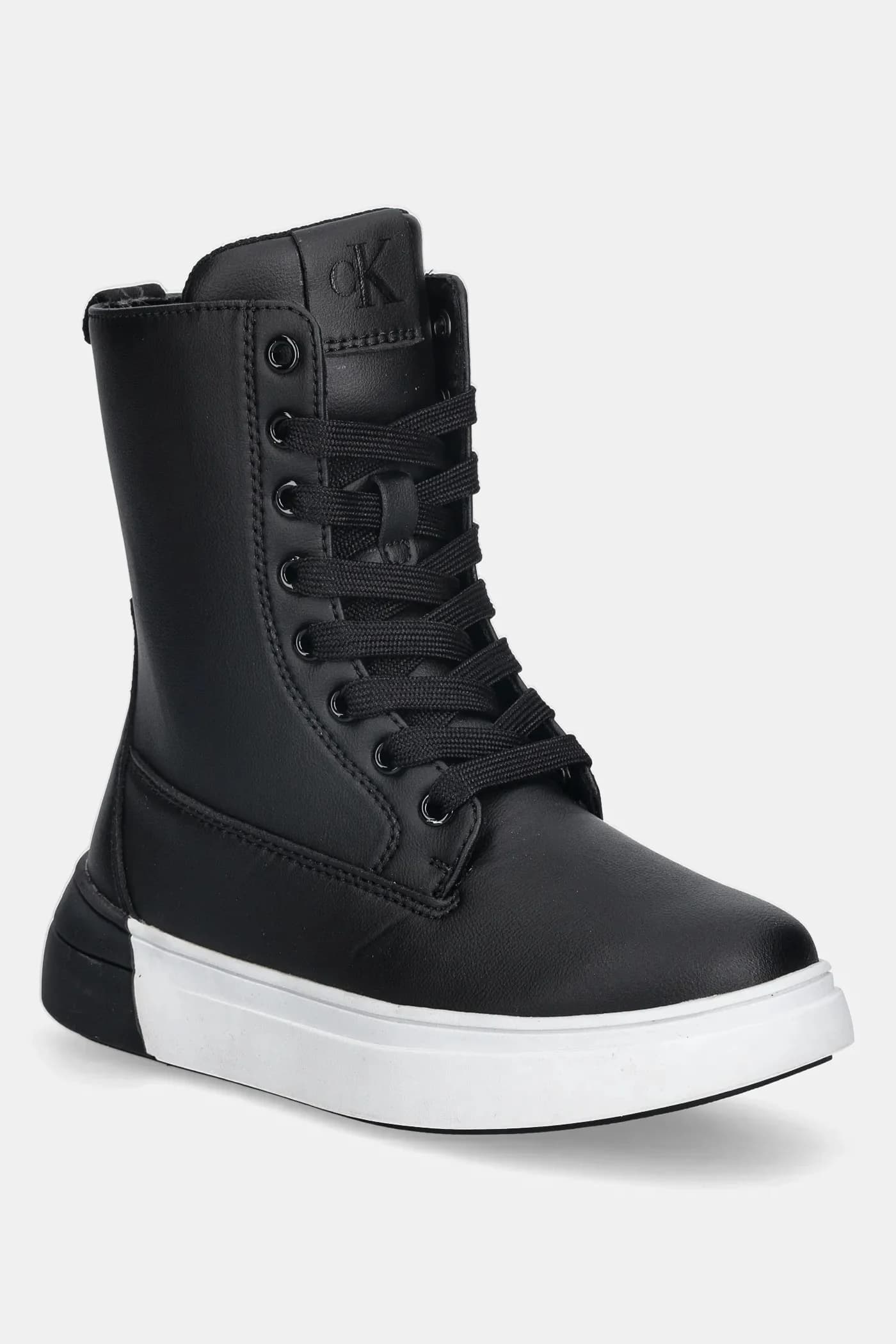 Детские кроссовки