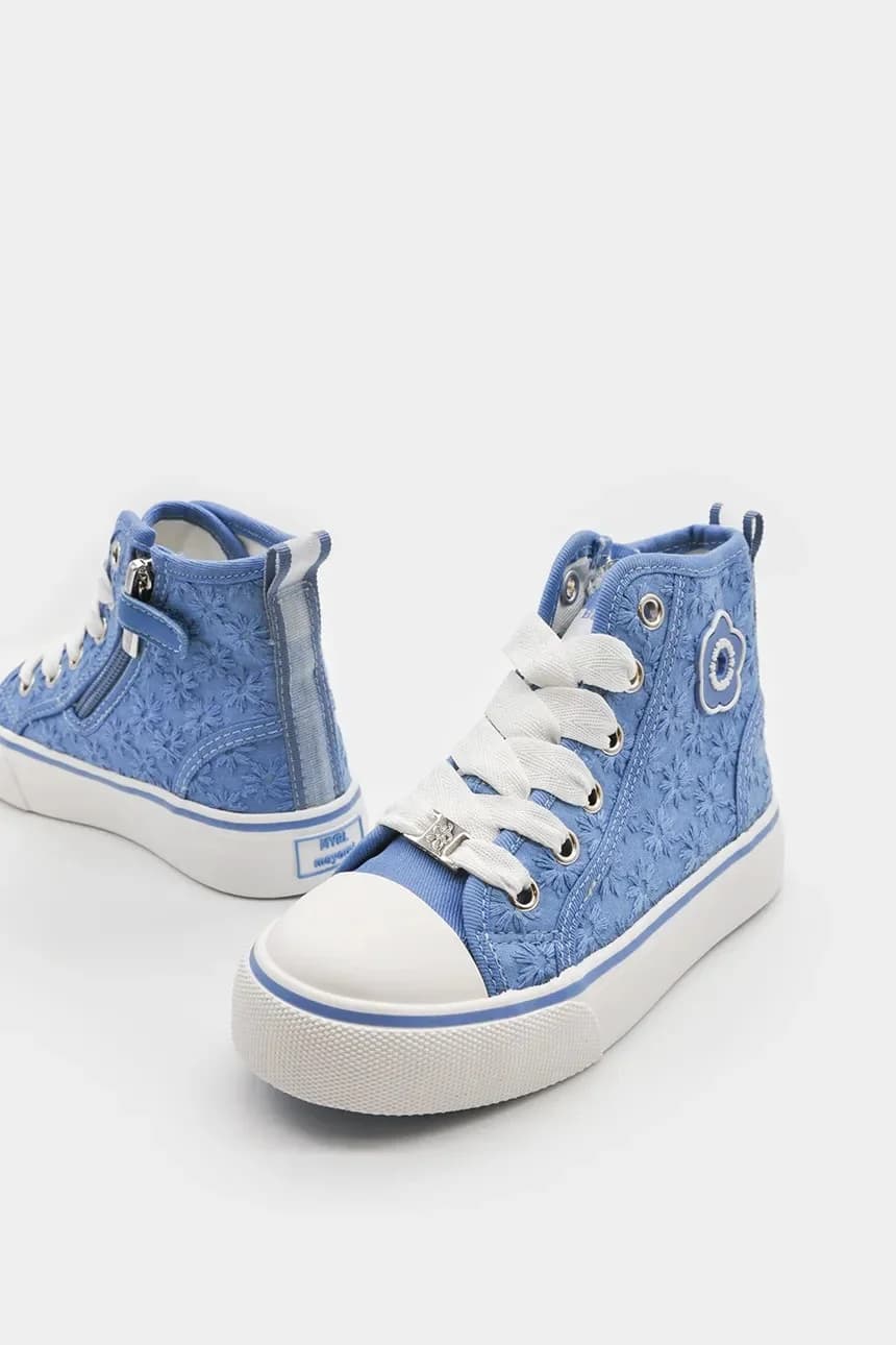 Детские кроссовки