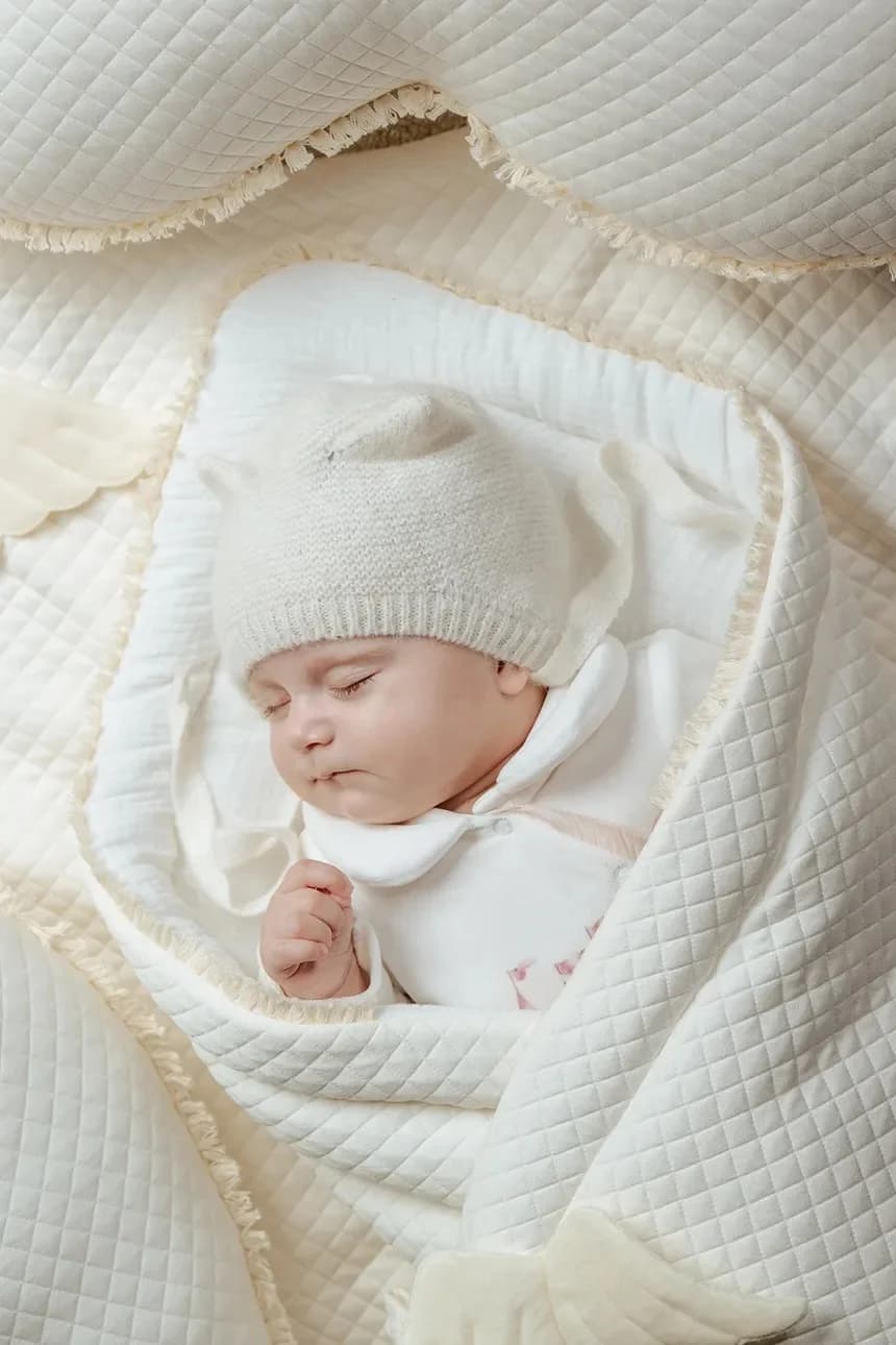 Детская шапка из шерсти GUYANA.