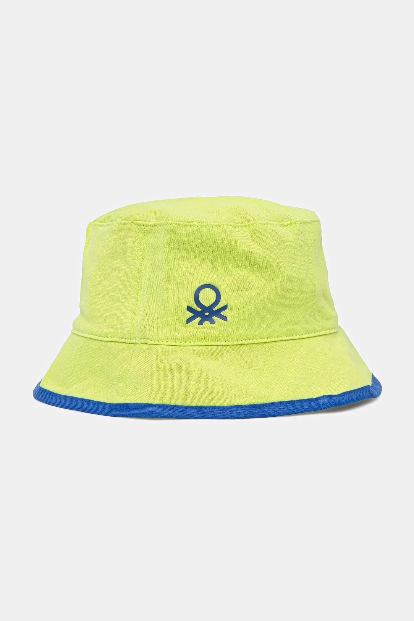 Детская двусторонняя шапка.