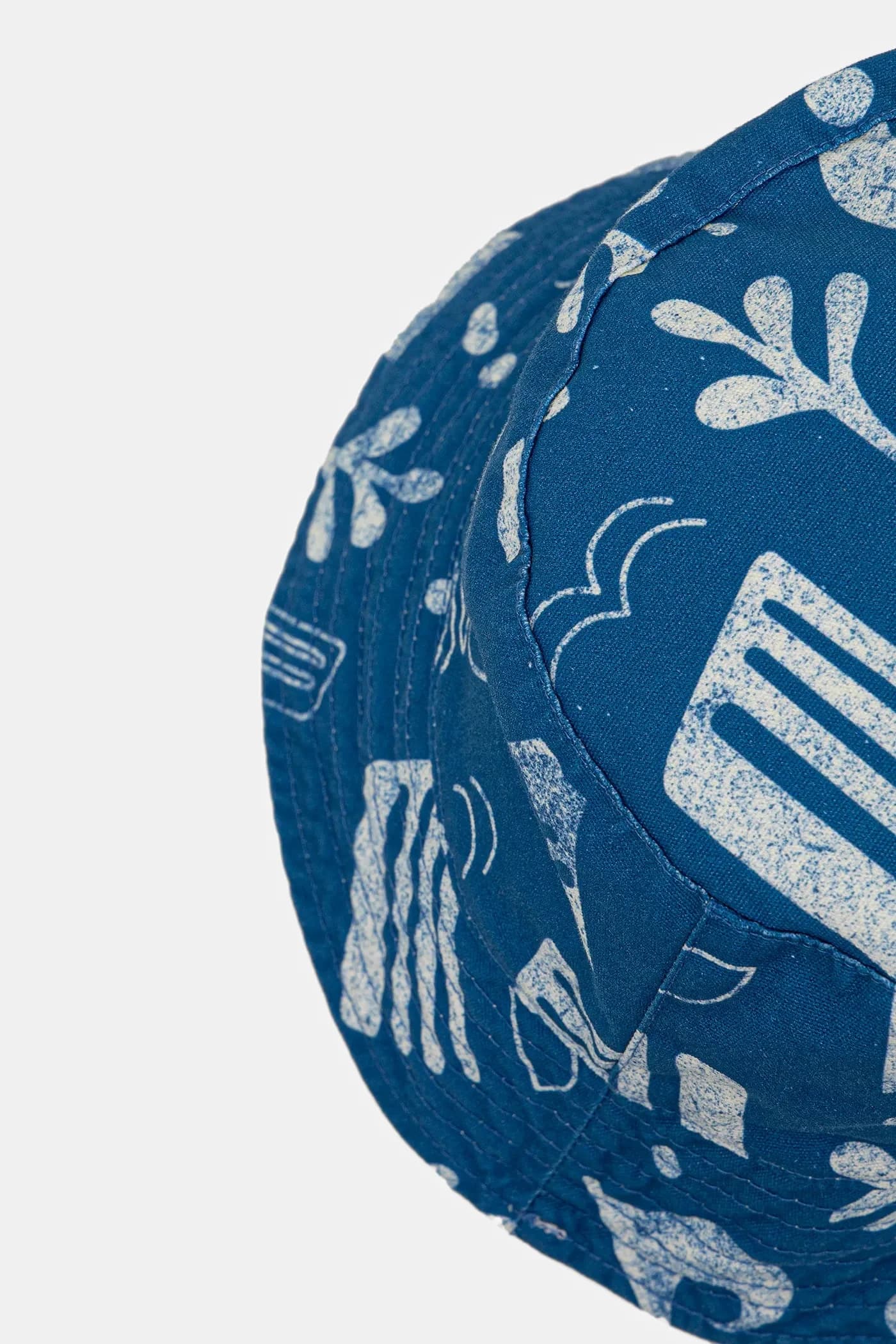 Детская двусторонняя шапка из хлопка. - фото 4