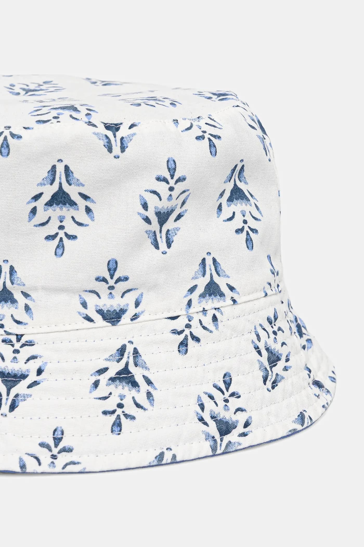 Детская двусторонняя шапка из хлопка. - фото 4